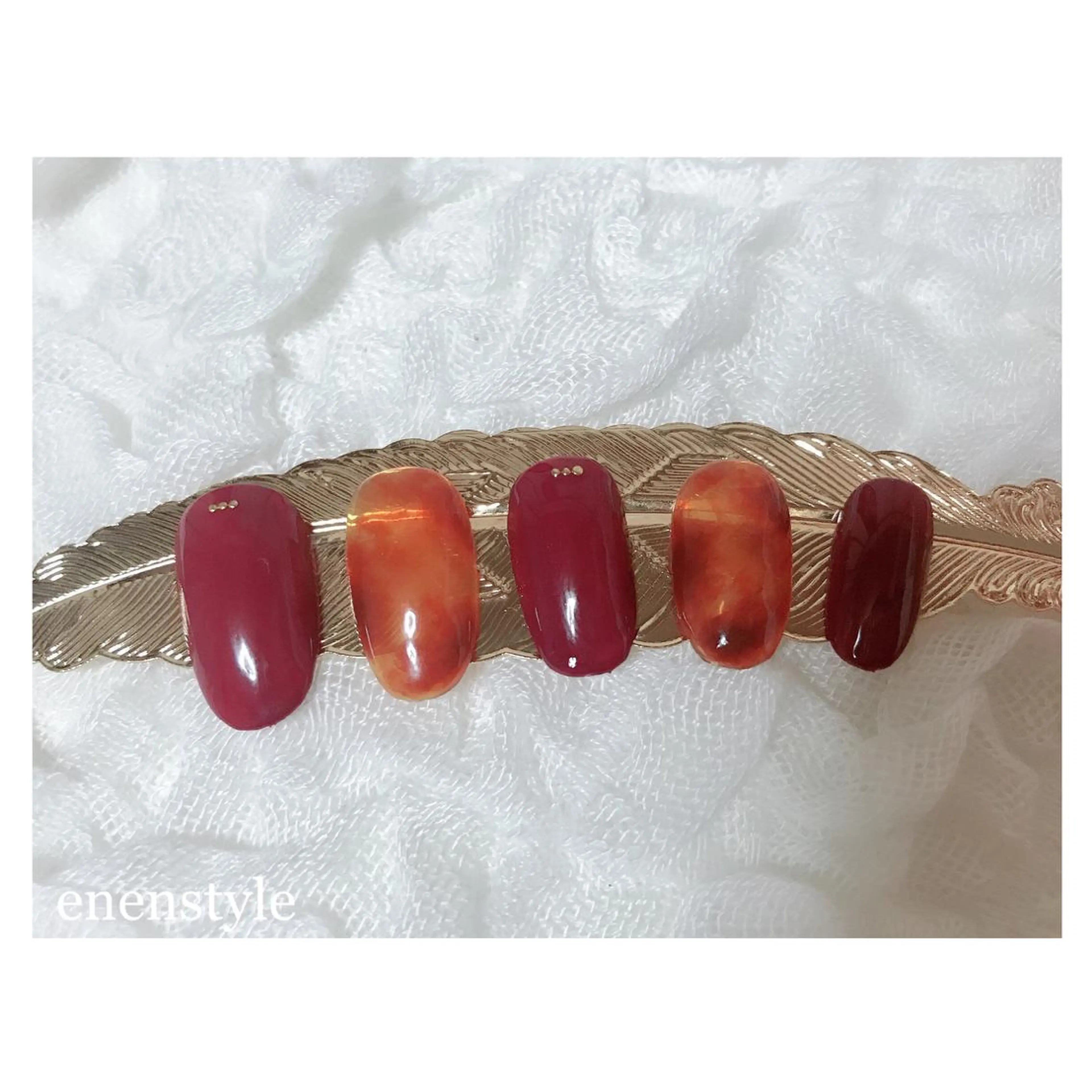 ショート ネイル べっ甲ネイル ジェルネイル 赤色 ハンドネイル 👑enen style👑のネイルデザイン