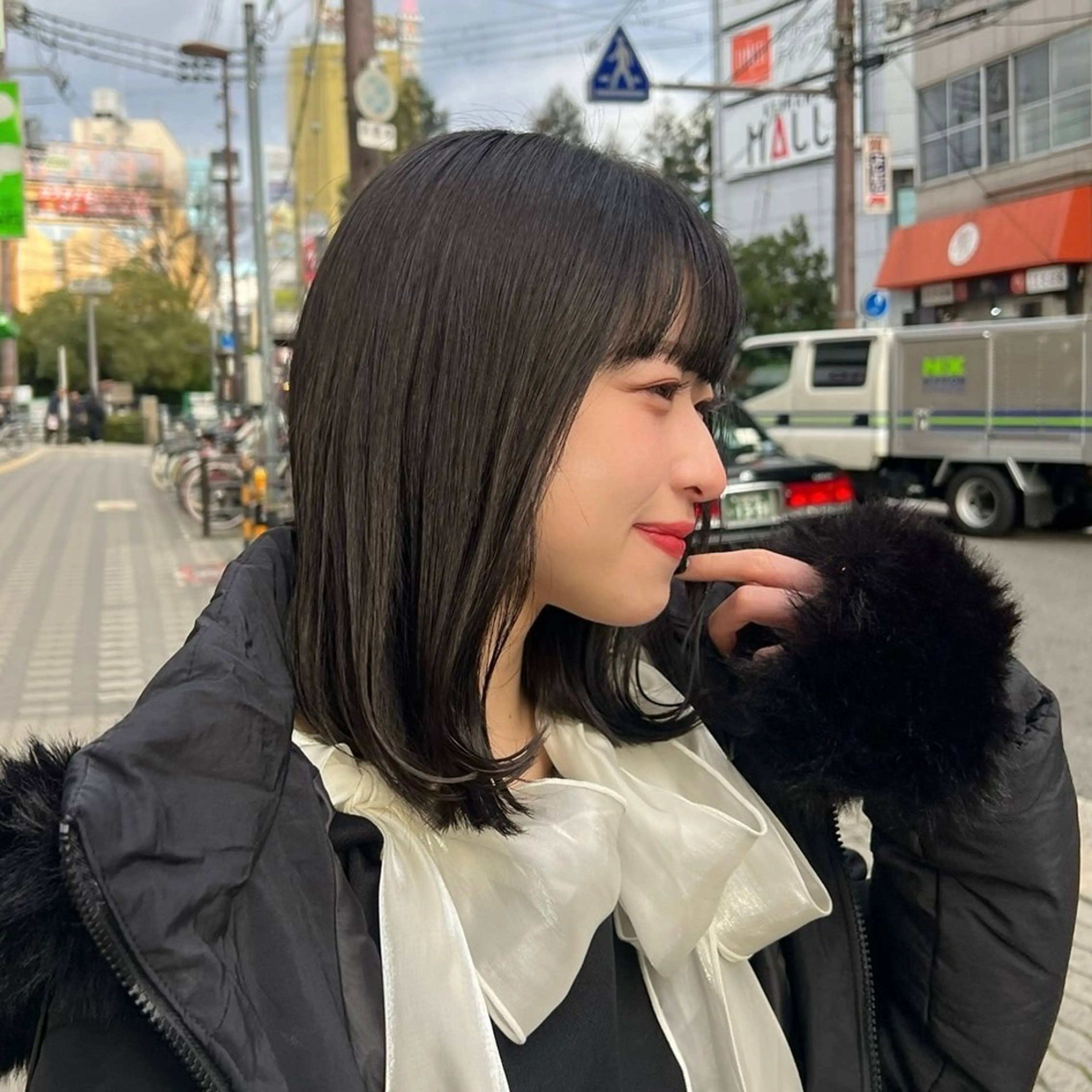 ミディアム カラー Neale. ユメのヘアスタイル