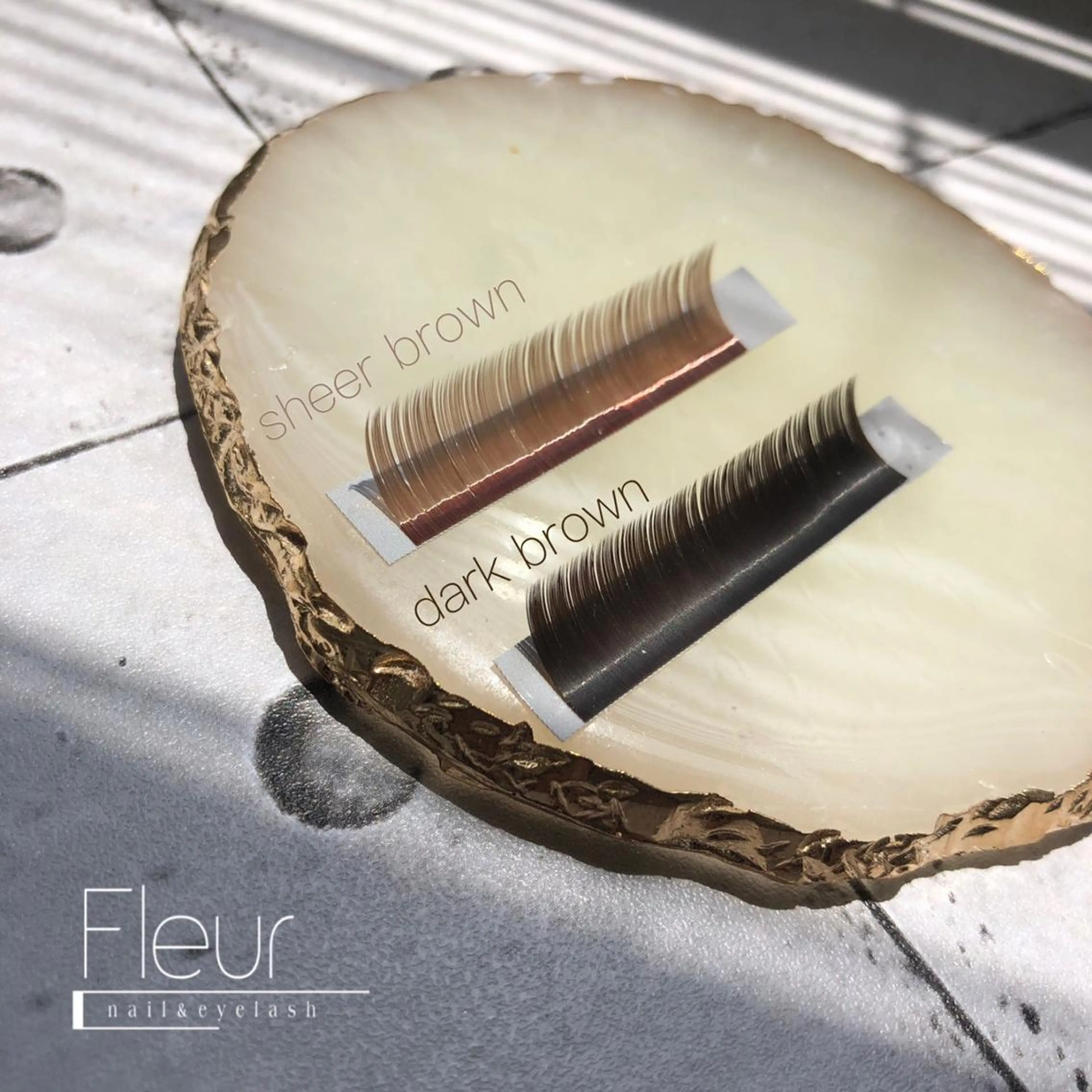 マツエク・マツパ カラーマツエク フラットラッシュ フルール 池袋のマツエク・マツパデザイン