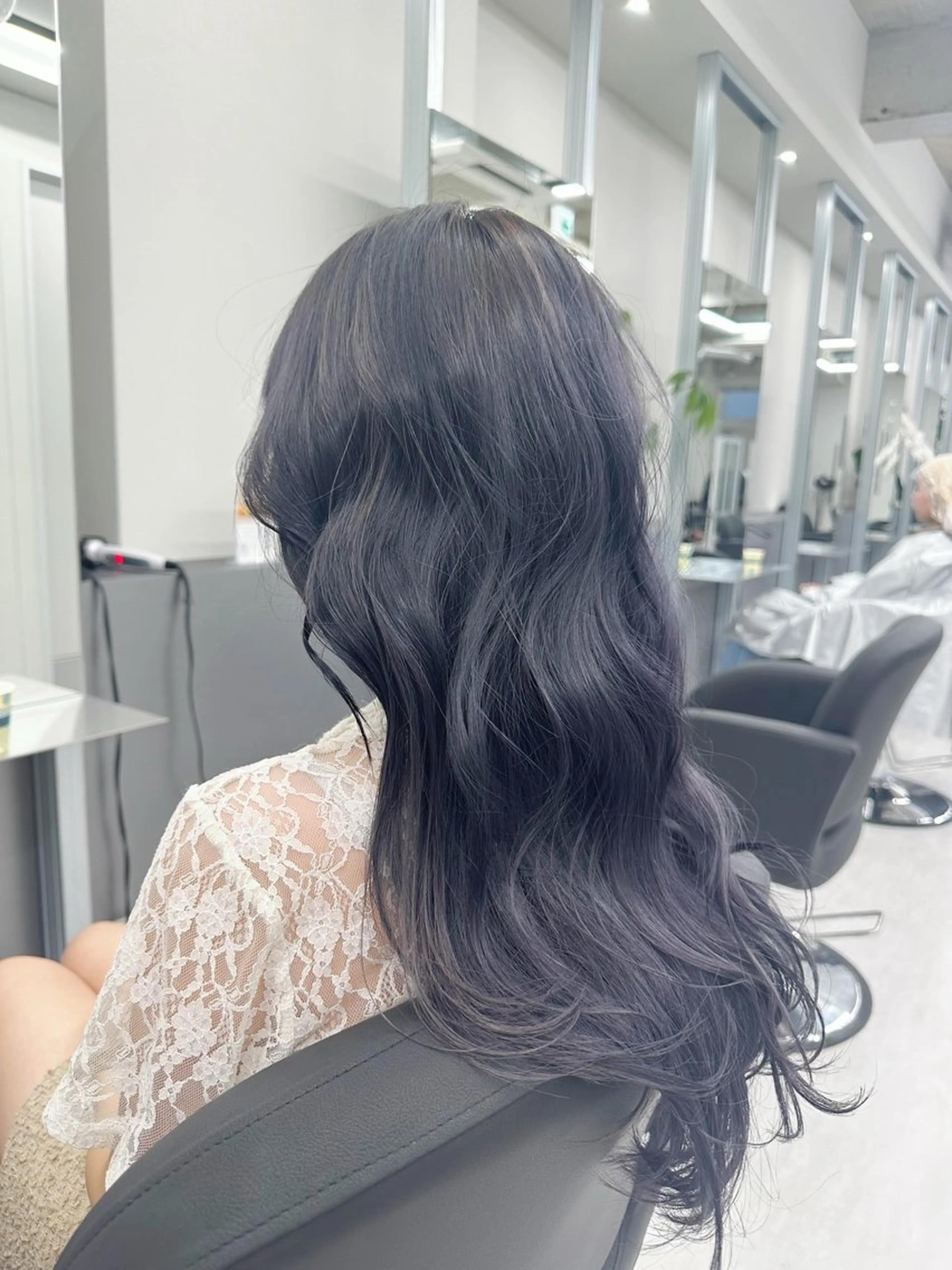 ロング クラタタケアキ /透明感カラーのヘアスタイル