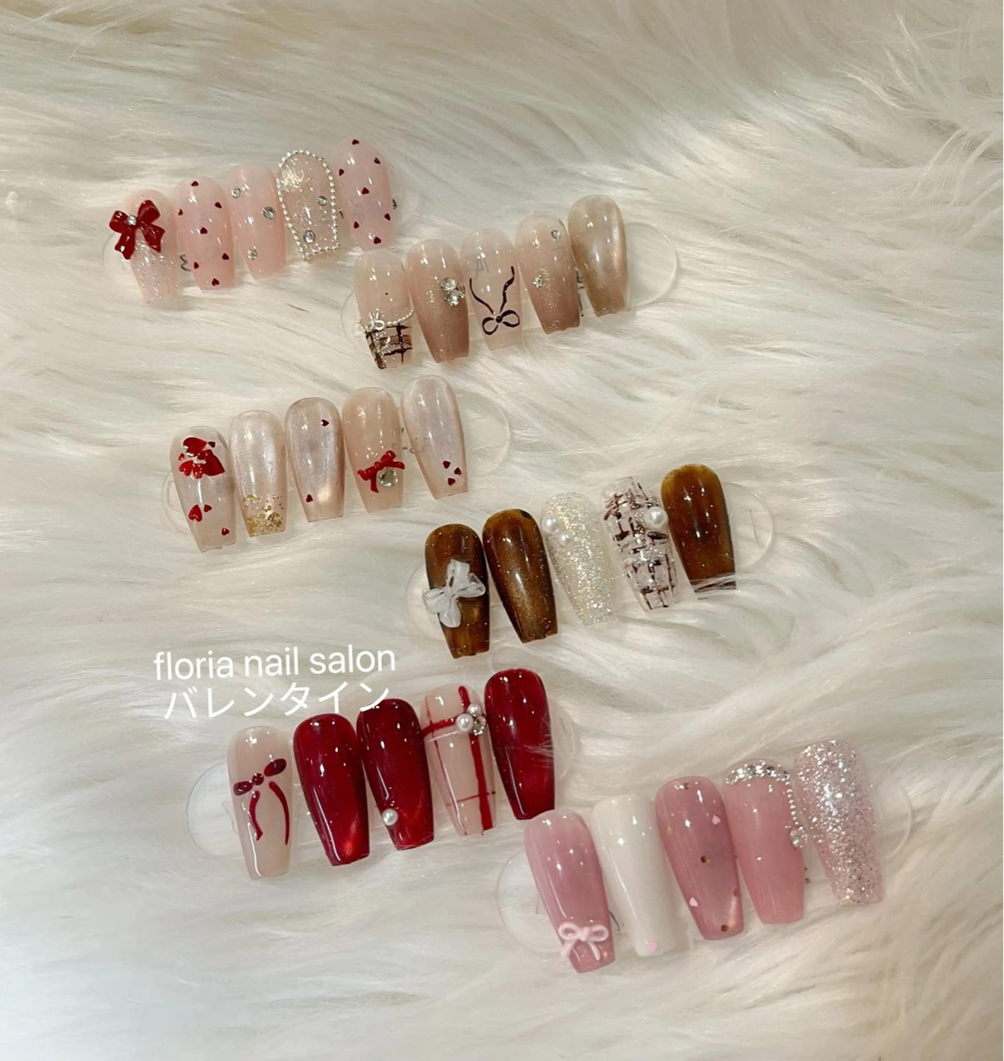 ネイル アートネイル ボルドー チークネイル ドット フレンチネイル ハンドネイル Floria nail salonのネイルデザイン