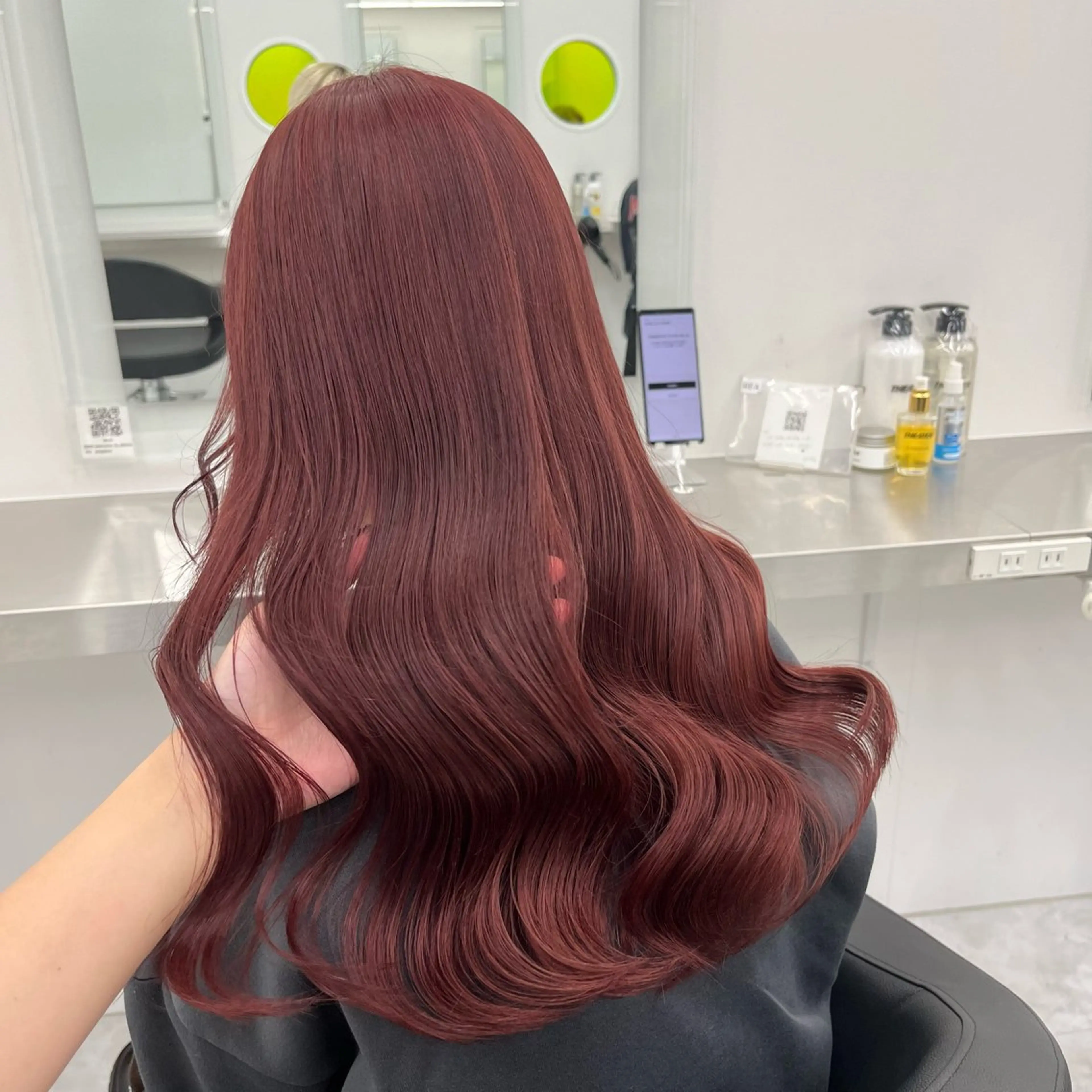 ロング カラー ヘアアレンジ ケアカラー ロング ヘアカラー 🩶学生指名No.1 レッド・ボルドー🩶のヘアスタイル