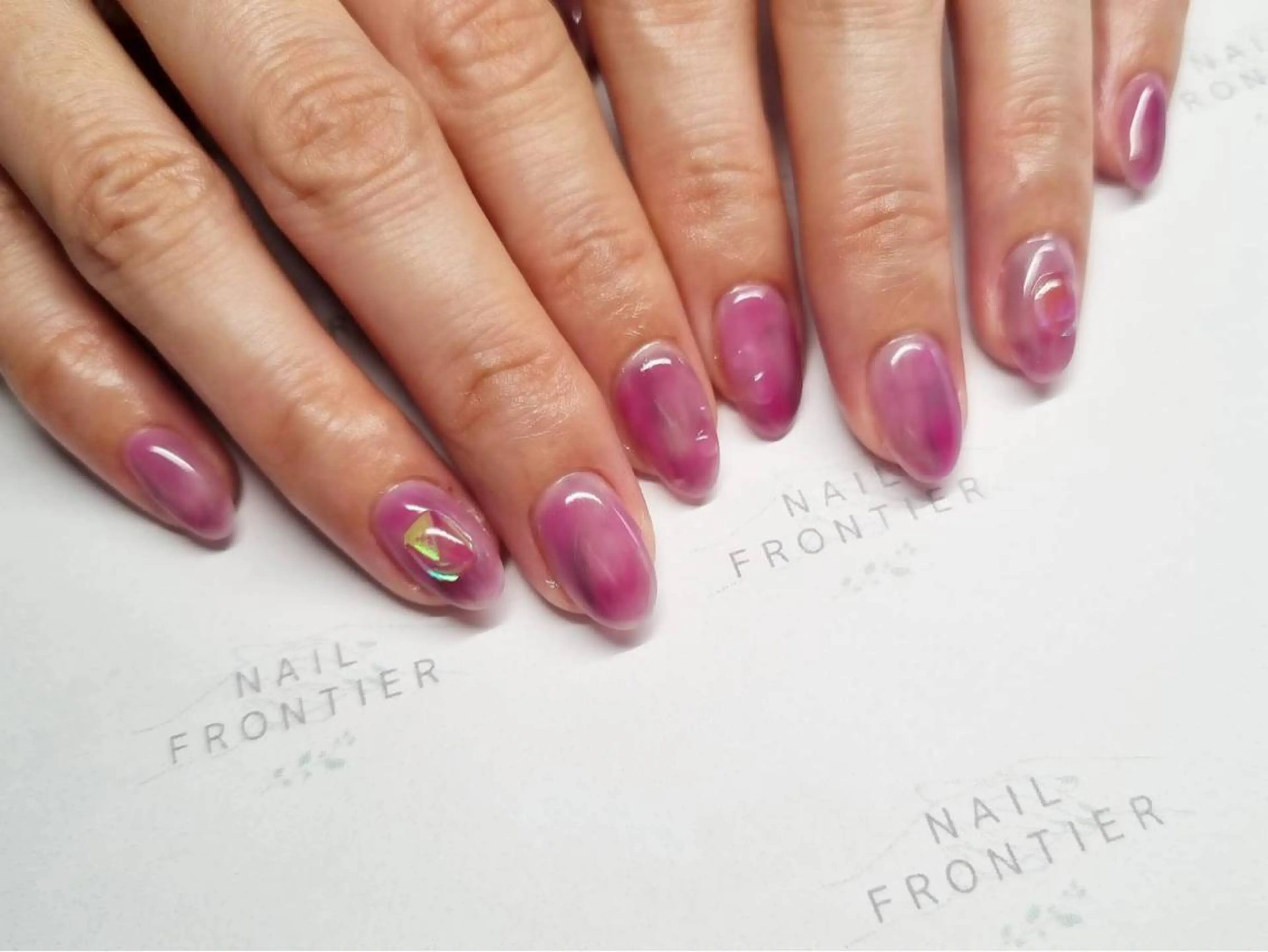 ネイル 氷ネイル・うるうるネイル 吉祥寺🌟 ネイルフロンティアのネイルデザイン