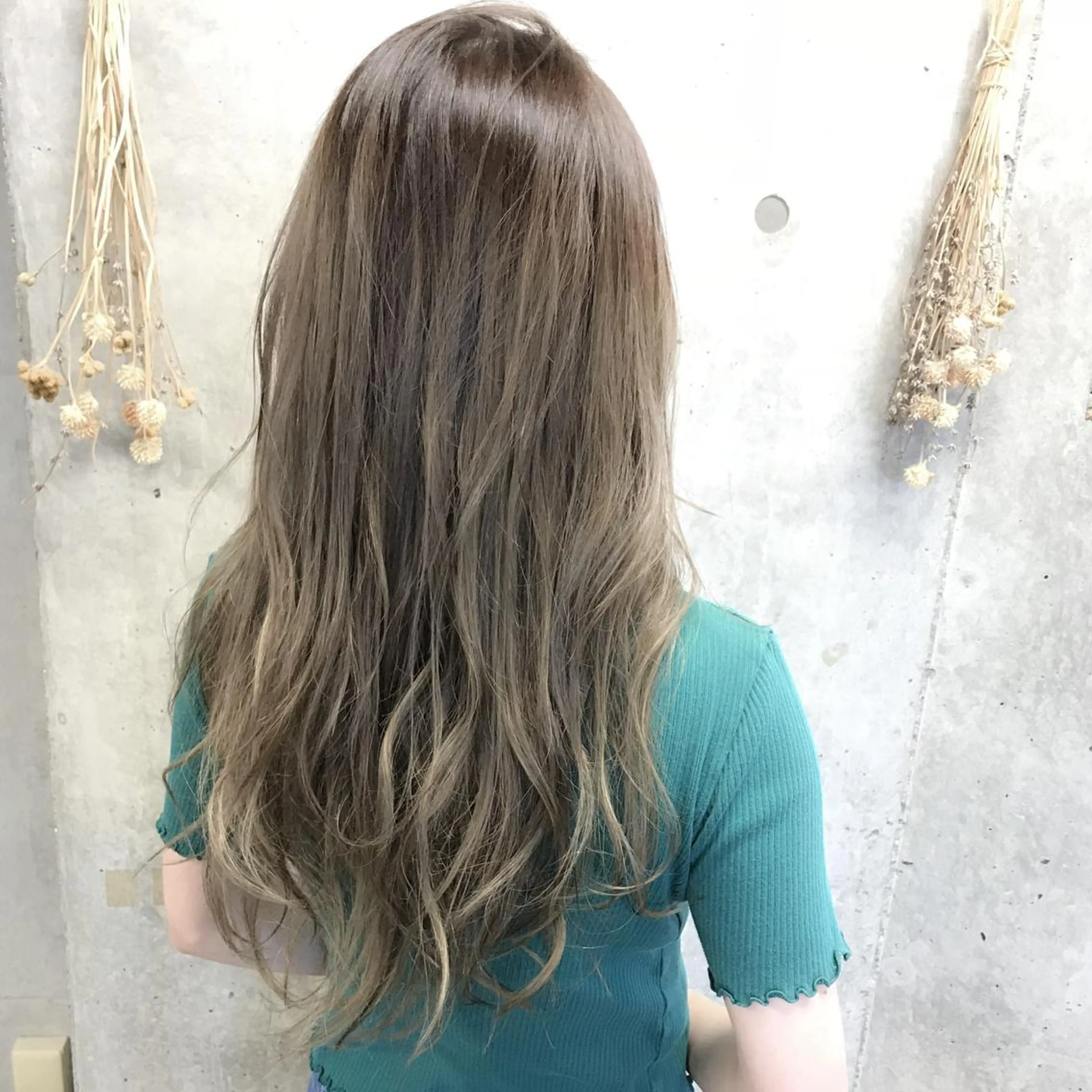 ロング カラー イルミナカラー カット ヘアカラー トリートメント clan五反田所属・髪質改善、縮毛矯正 店長浅野太郎のヘアスタイル