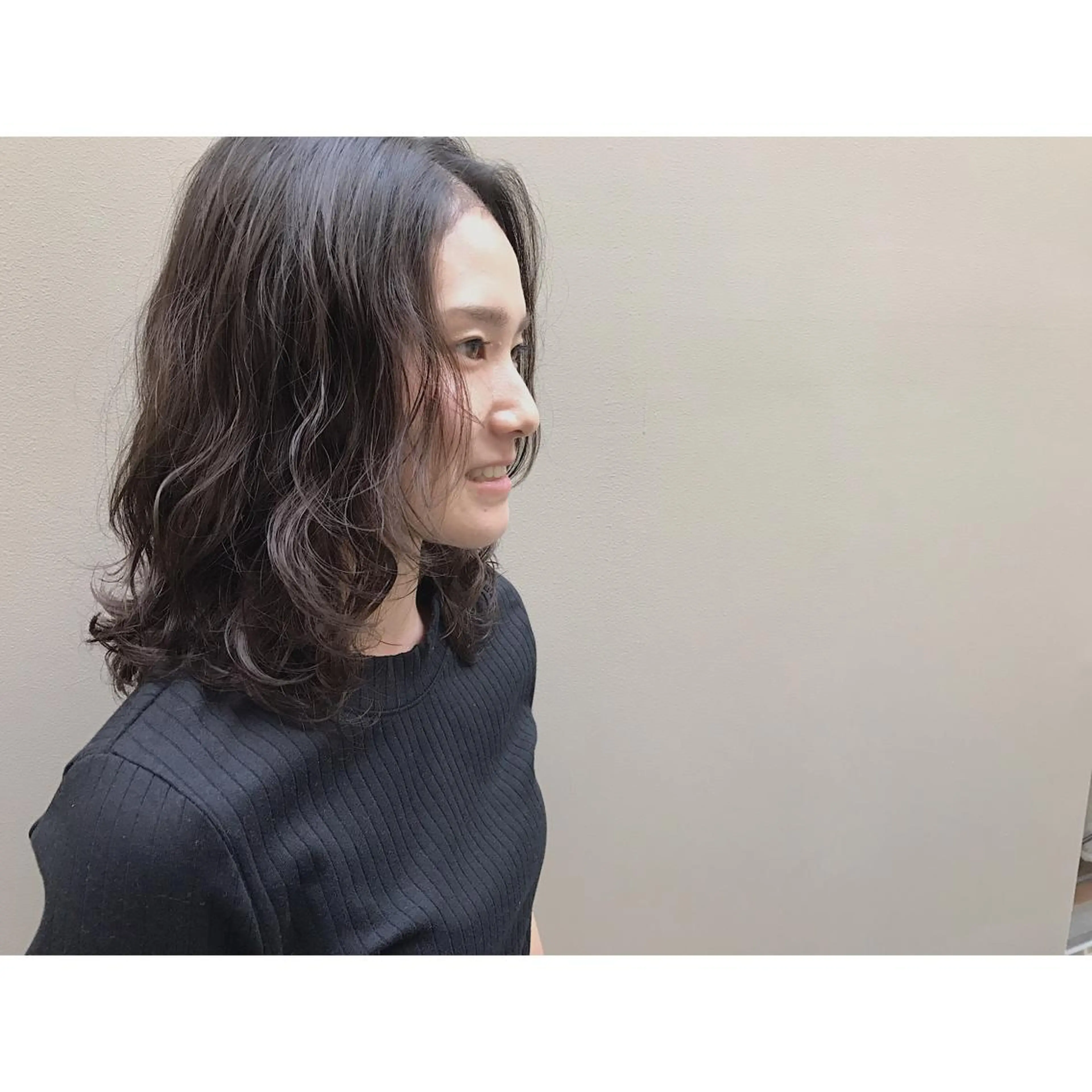 ミディアム セミロング パーマ ミディアムパーマ セミロングパーマ 顔周りカット ニュアンスパーマ 日々所属・谷 大地のヘアスタイル