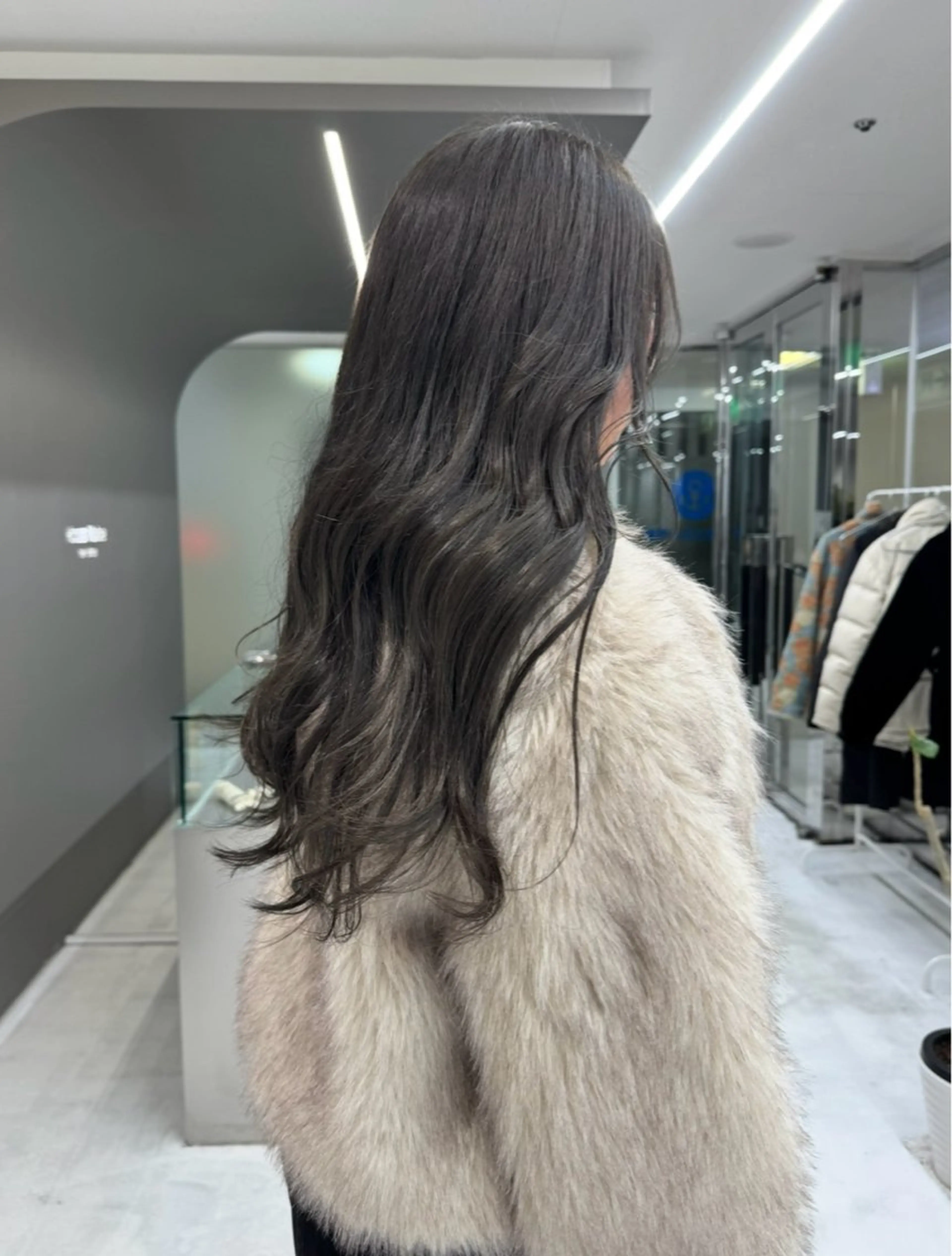 ロング カラー グレージュ ヘーゼル カット ヘアカラー トリートメント ハルヒ/ハイトーン /ボブのヘアスタイル