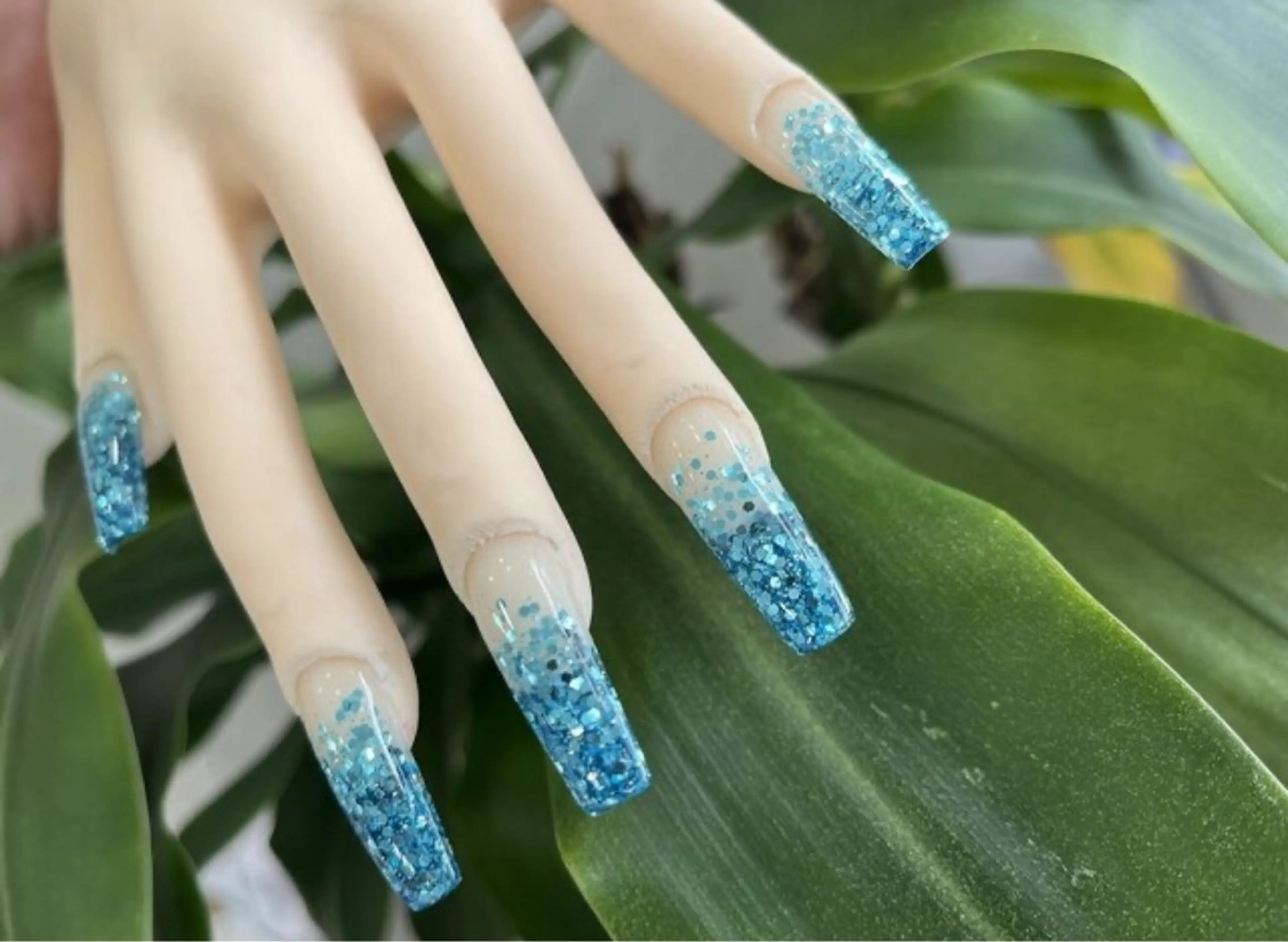 ネイル グラデーション ラメ(グリッター) ラメグラデーション スカルプネイル ハンドネイル ハンドケア makana nail所属・makananail anjyuのネイルデザイン