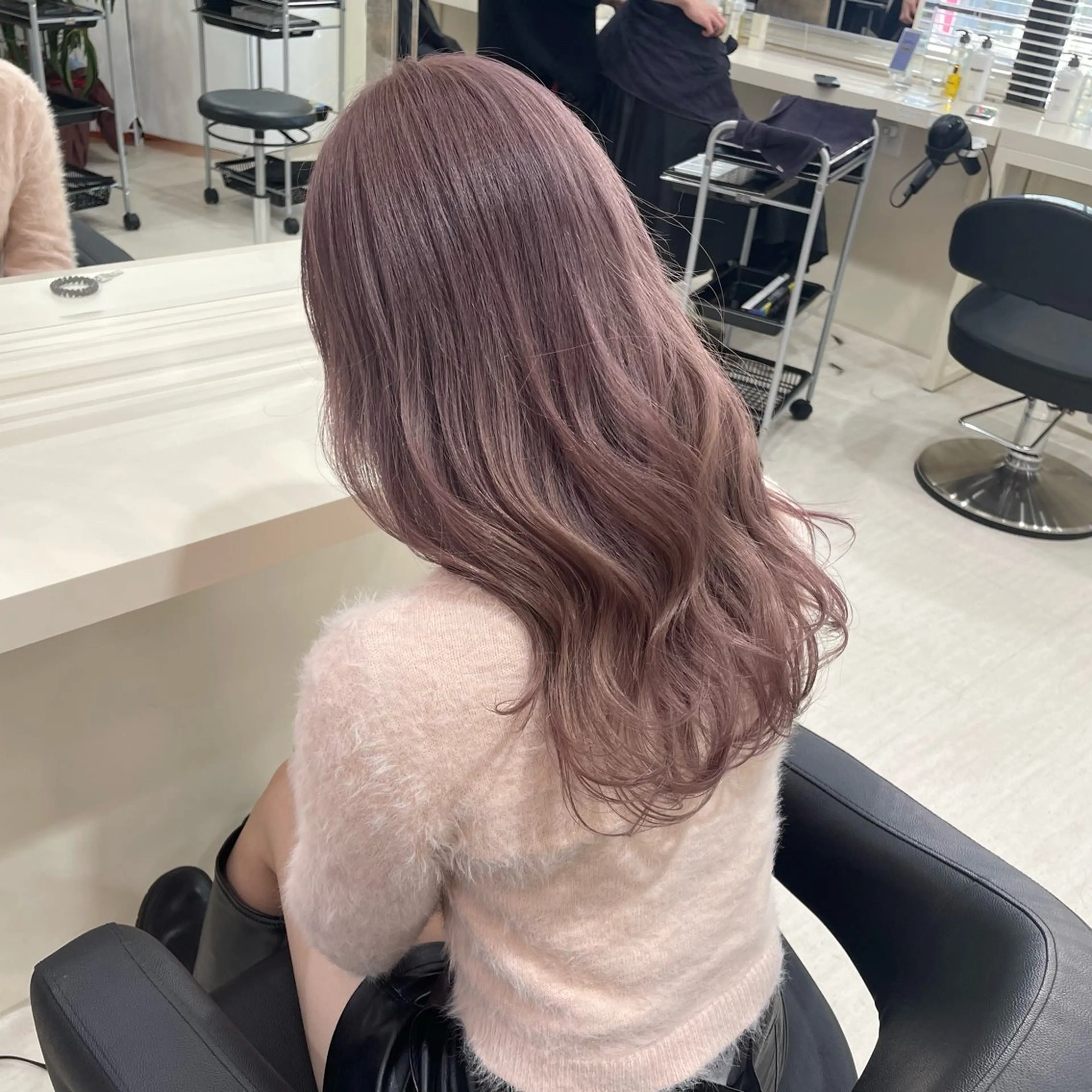 セミロング ヘアカラー 🎀淡めモテカラー WAKANA🎀のヘアスタイル