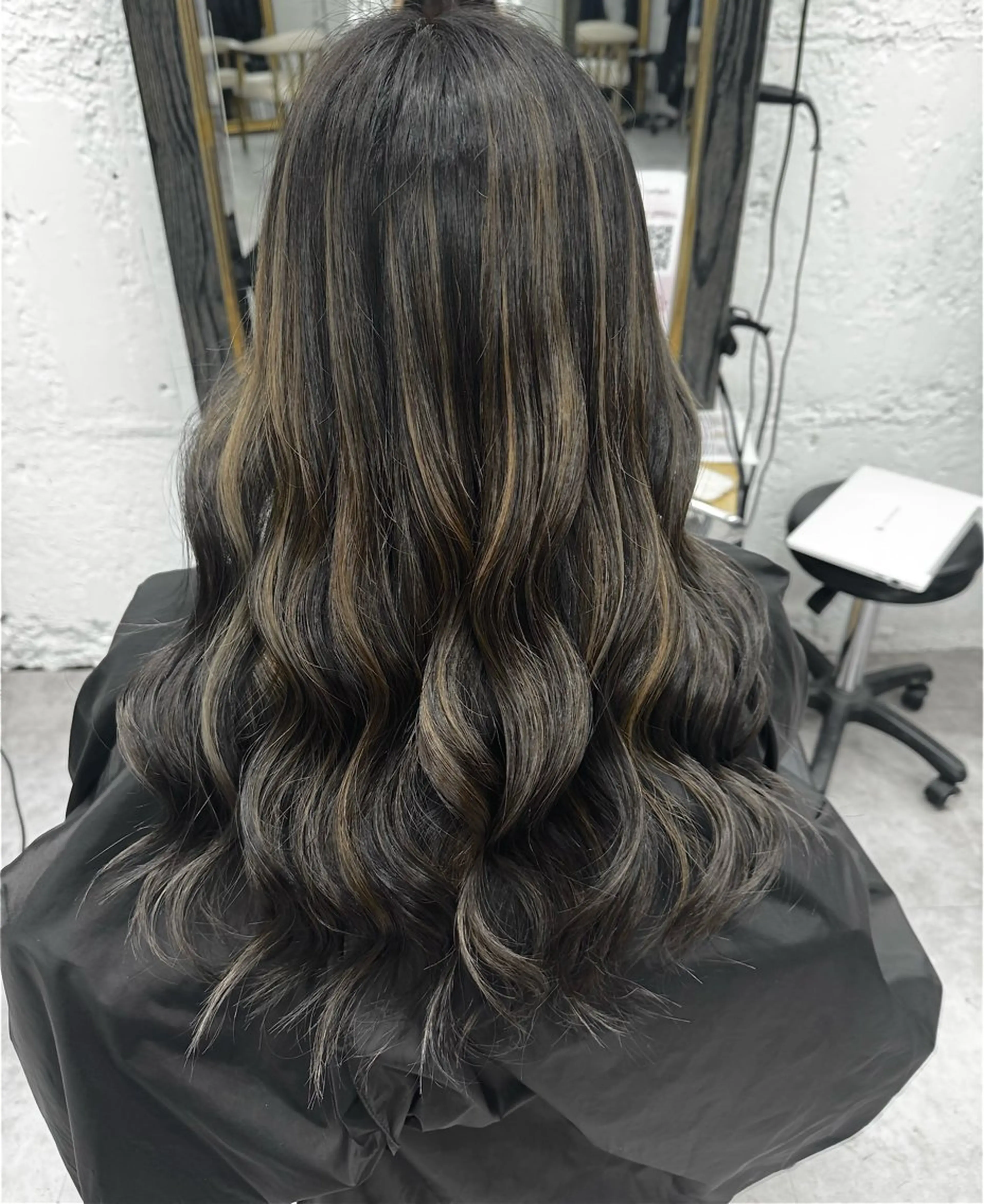 ロング カットカラー🩷 五島桜樫のヘアスタイル