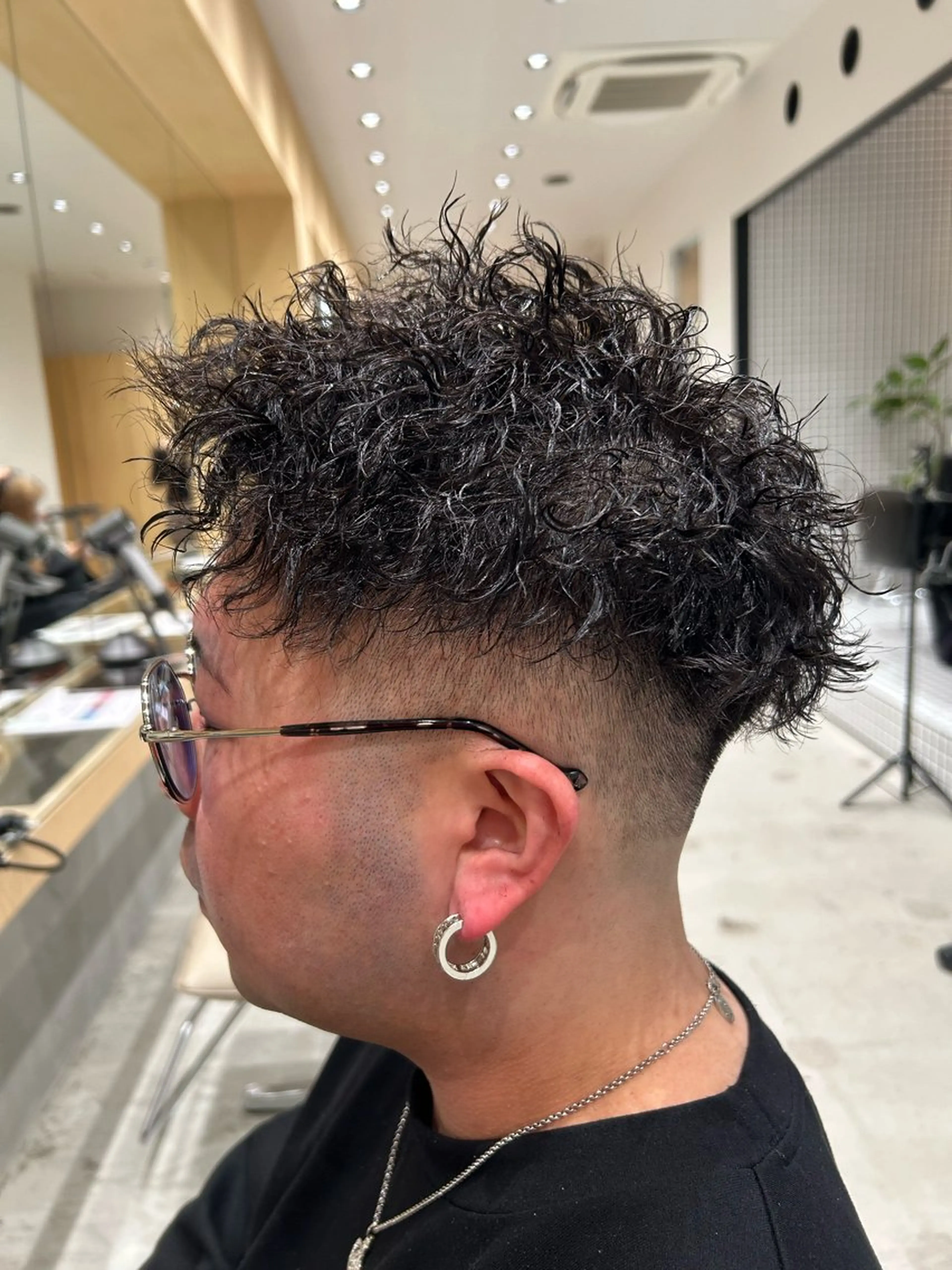 パーマ メンズ フェードカット メンズパーマ メンズツイストパーマ 刈り上げ ツイストパーマ 🐲ツイスパ🐲 フェード/龍のヘアスタイル