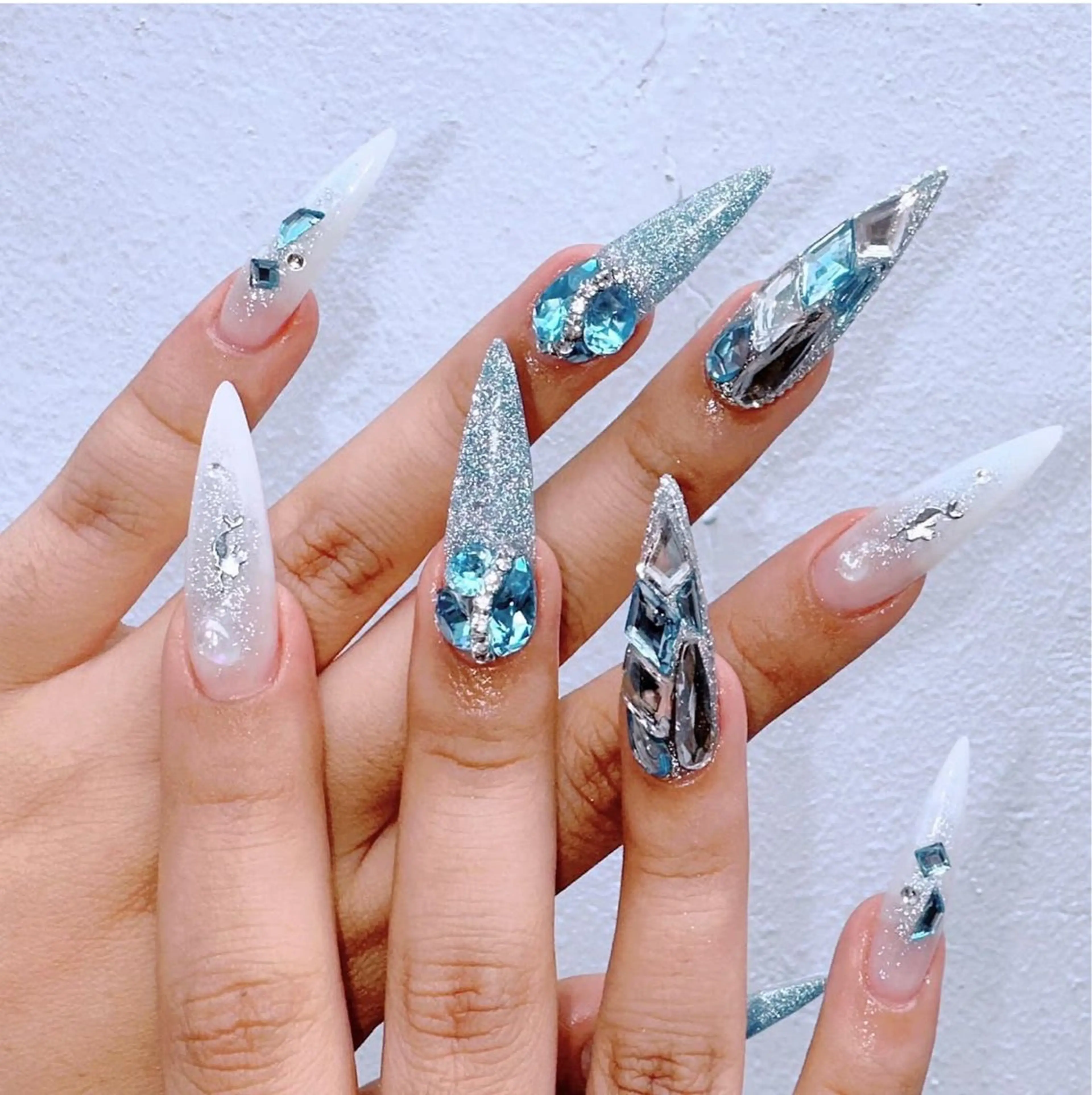 ネイル ジェルネイル グラデーション ミラーネイル ニュアンスネイル ネイルチップ ハンドネイル Kitty Nailのネイルデザイン