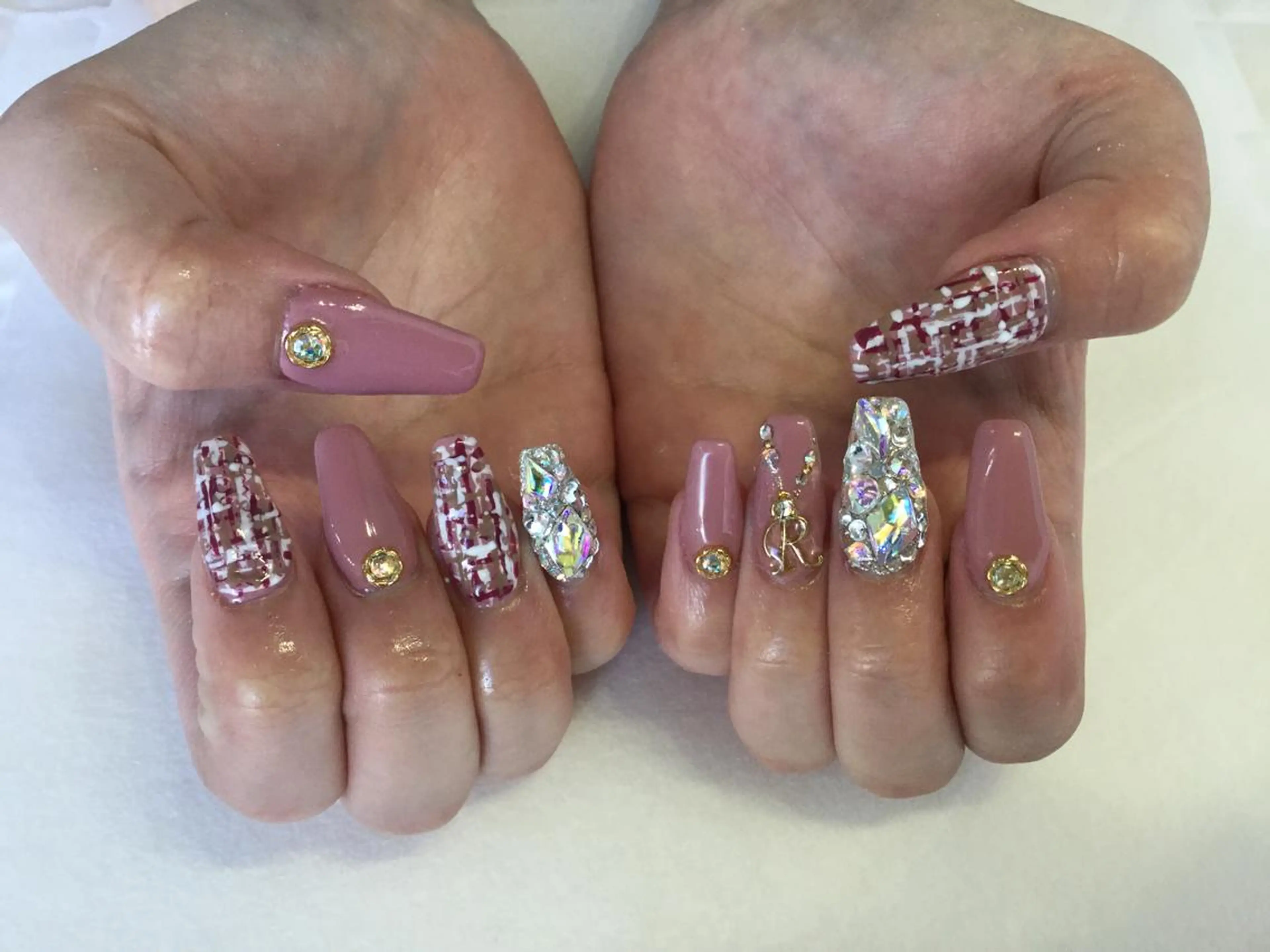 ネイル 💎🐰 saki. m 🐰💎のネイルデザイン