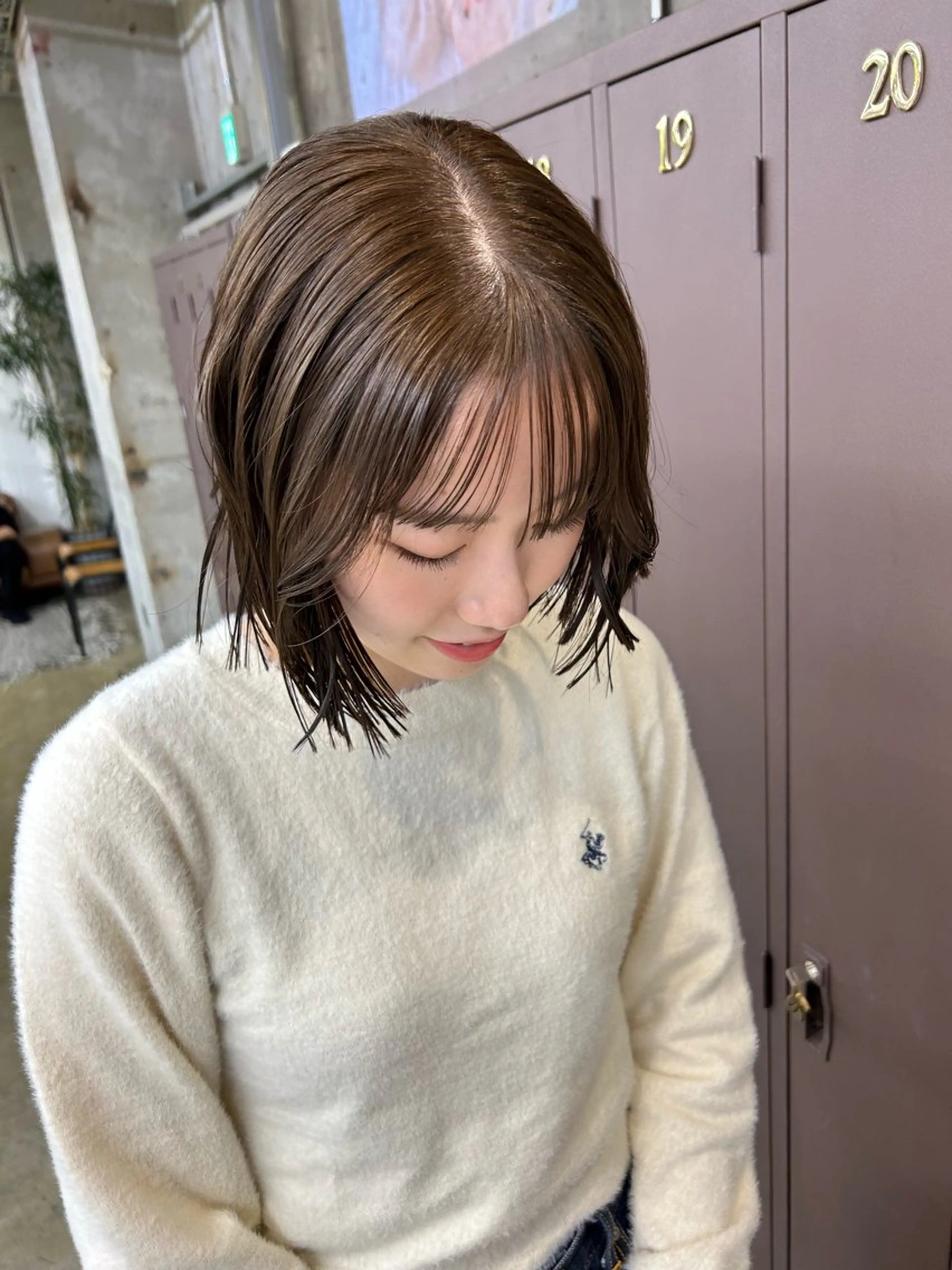 ミディアム カラー ベージュカラー ブリーチ 透明感カラー ダブルカラー ブリーチなしカラー カット ヘアカラー 小川真歩/パーマ /暖色オリーブのヘアスタイル