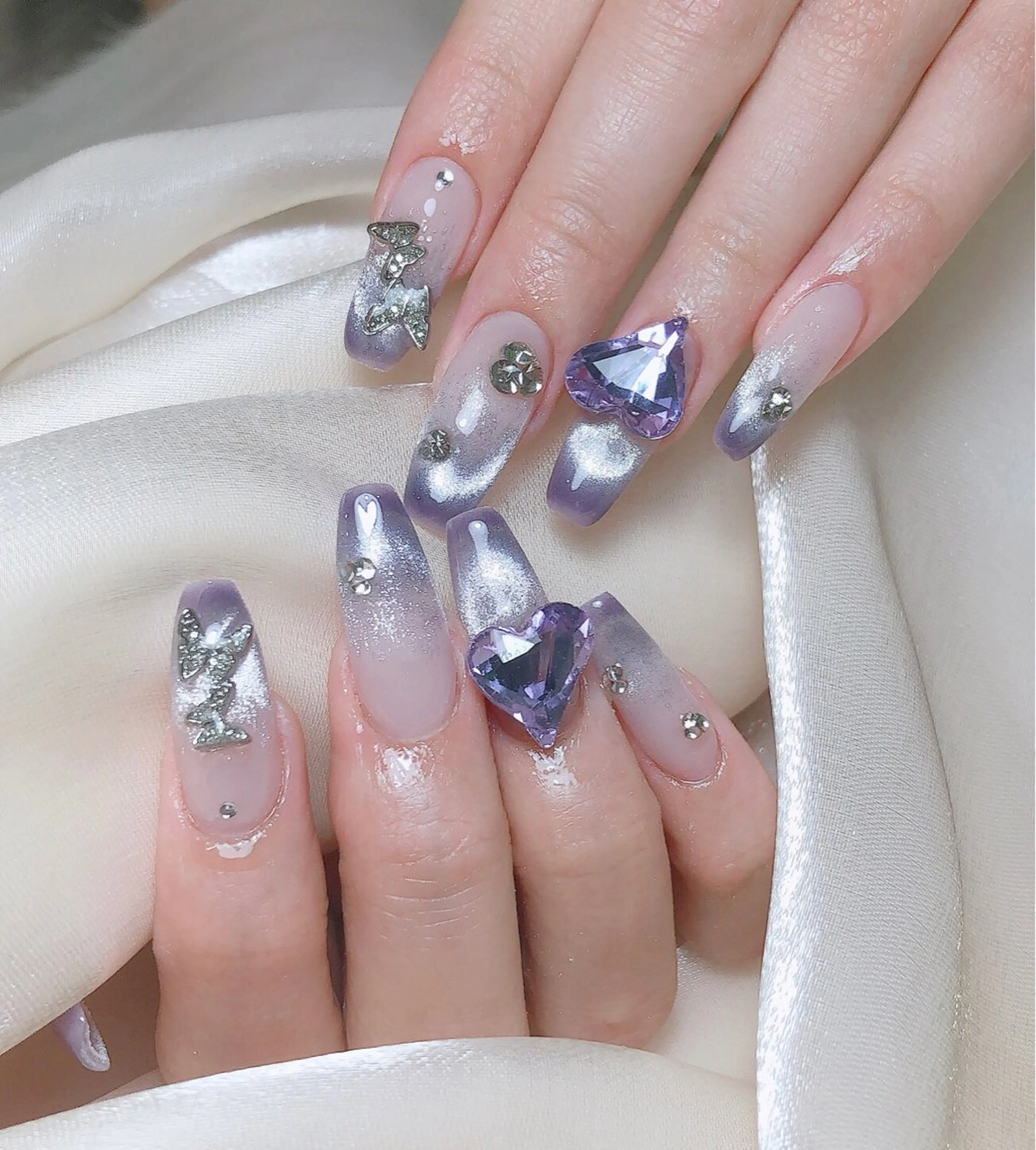 ネイル ハンドネイル LR.ONE ヨウのネイルデザイン