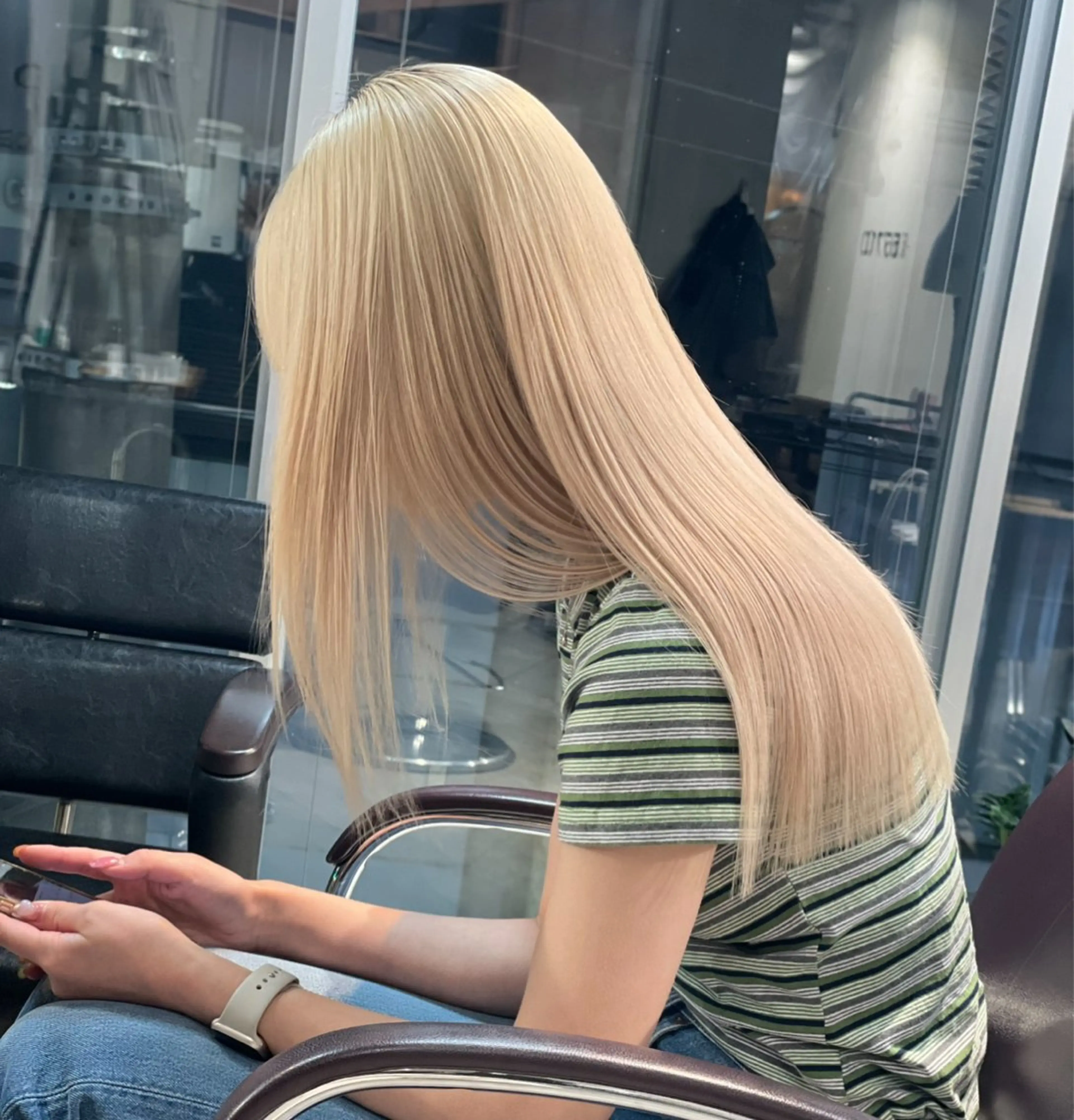 ロング カラー ヘアカラー 🩵ྀིハイトーン みほ🎀🫐のヘアスタイル