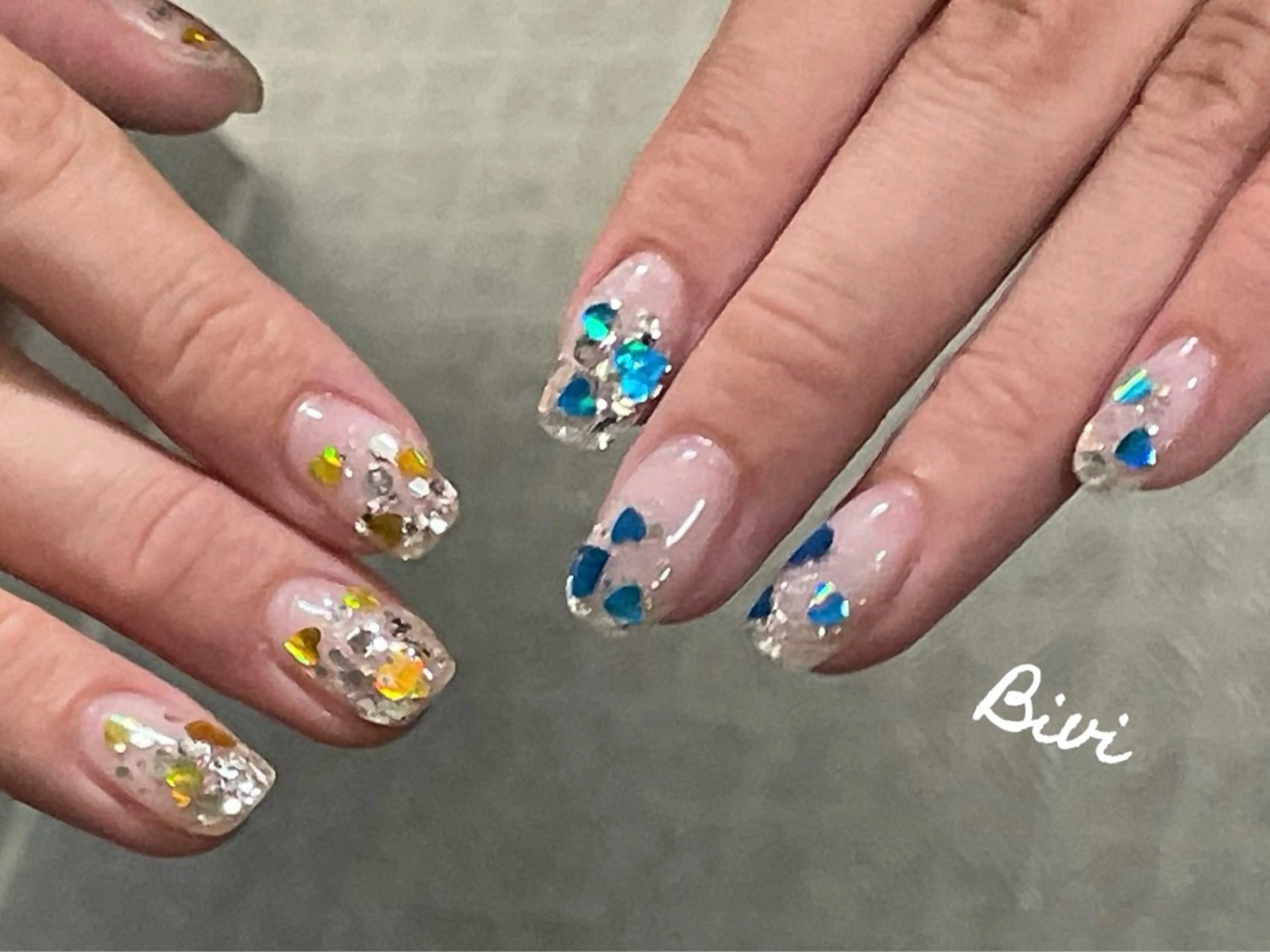 ネイル アートネイル フラッシュネイル ラメ(グリッター) シルバー スクエアネイル ハンドネイル ハンドケア ♡Bivi♡自爪に 優しいネイルサロンのネイルデザイン