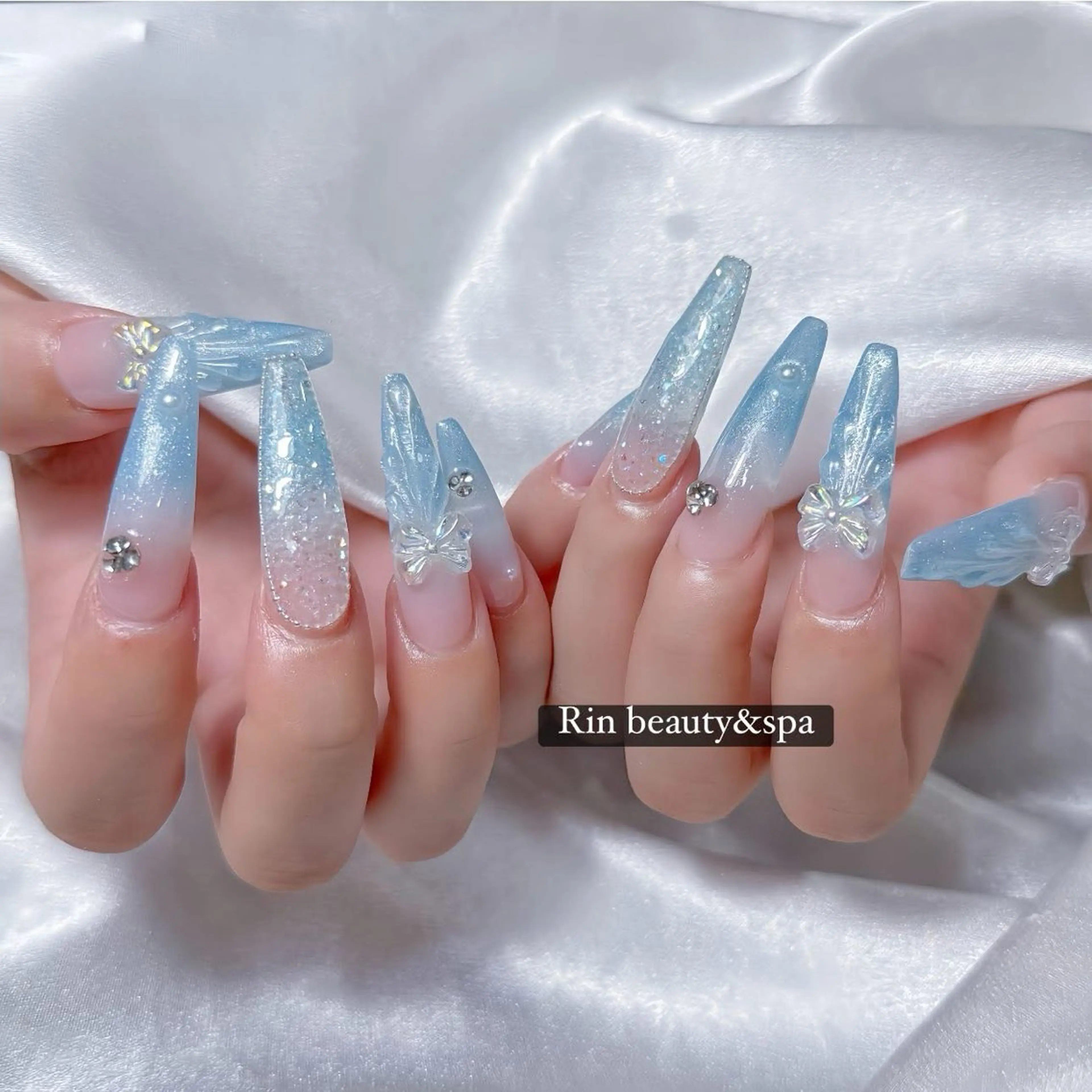 ネイル チークネイル フレンチネイル ガラスフレンチ グラデーション キラキラネイル ハンドネイル Rin Nail 新大久保店のネイルデザイン