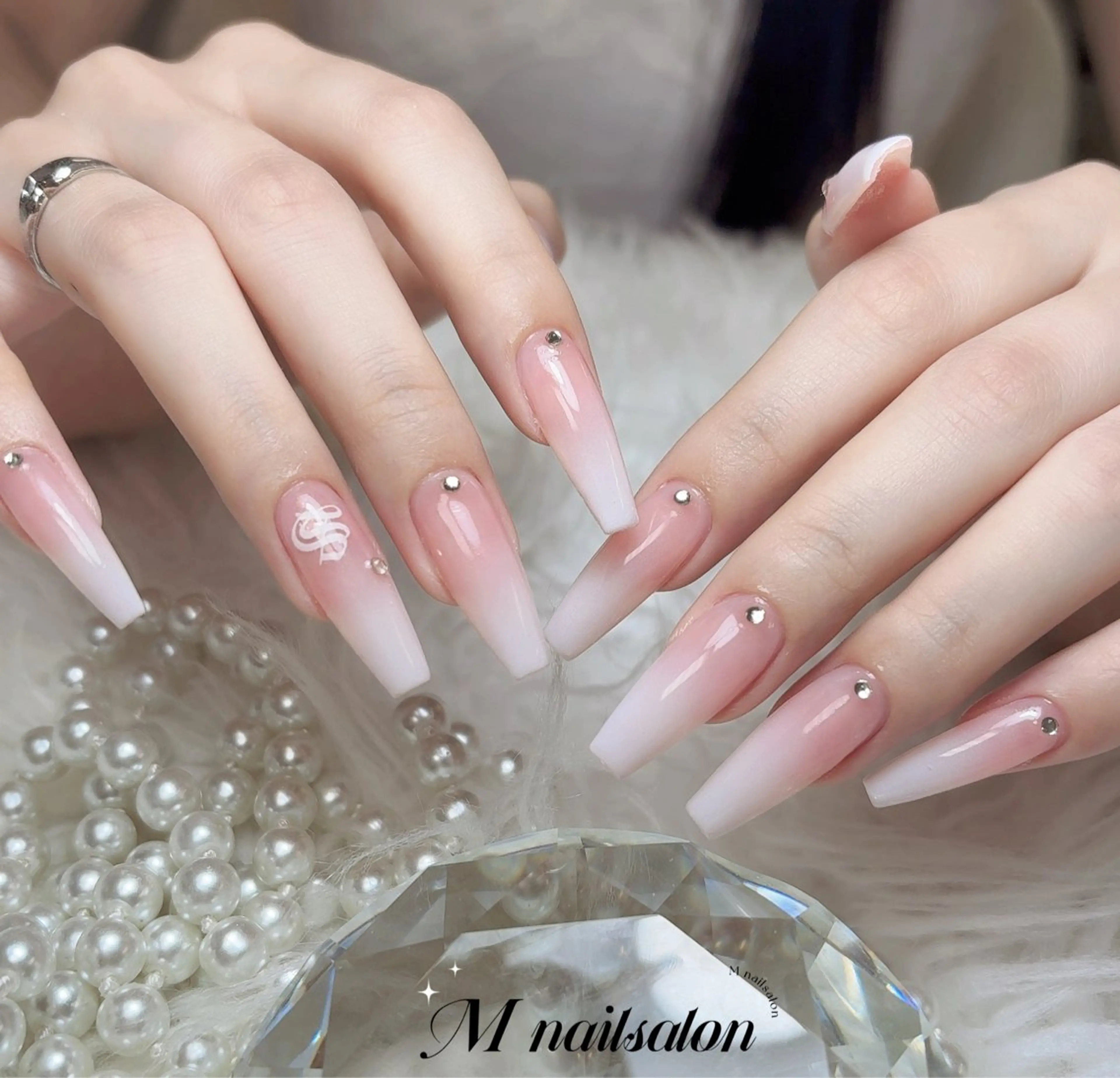 ネイル ハンドネイル M🌷nail 長さだし専門店のネイルデザイン