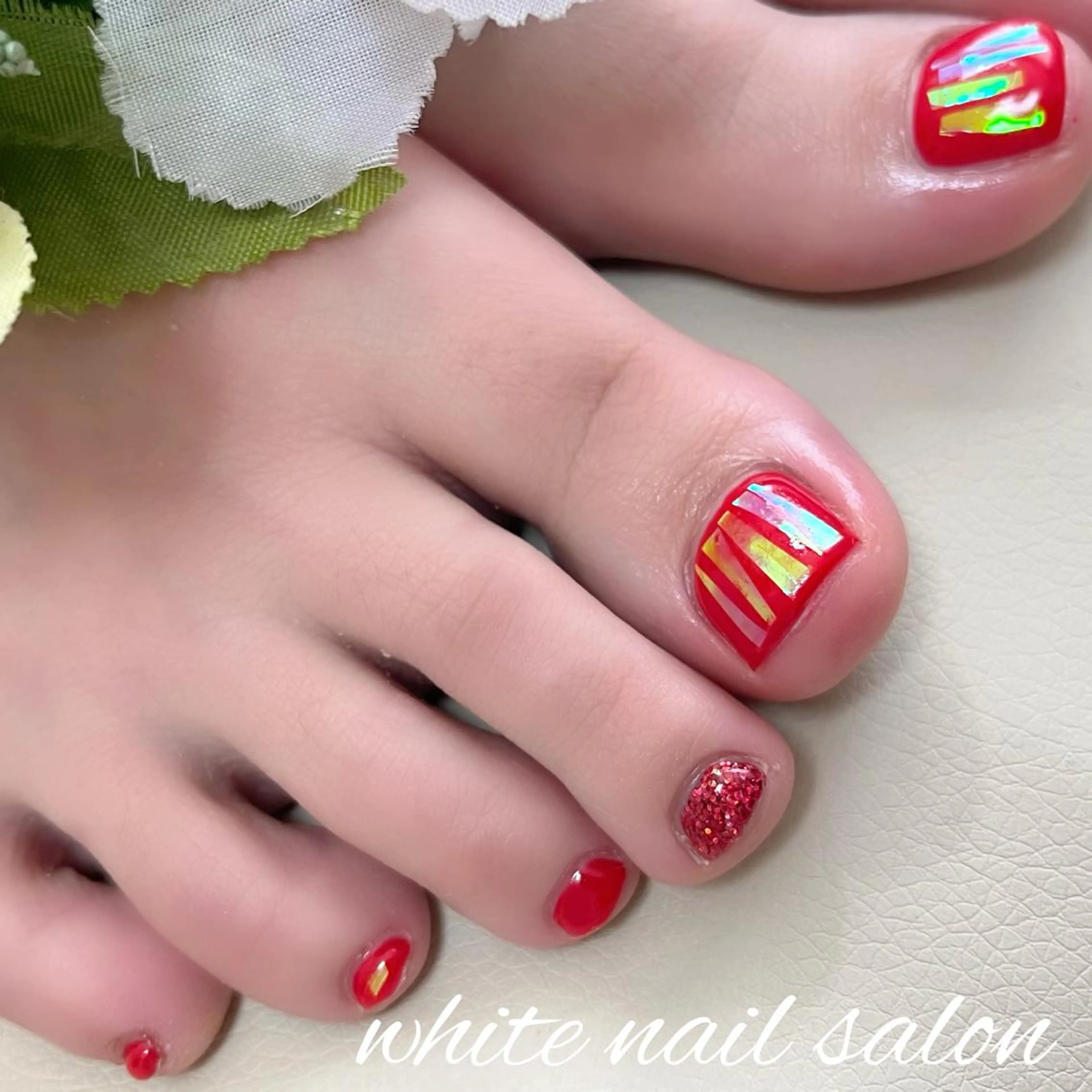 ネイル フットネイル ジェルネイル ハードジェル ラメ(グリッター) 持ち込み フットネイル white nail salonのネイルデザイン