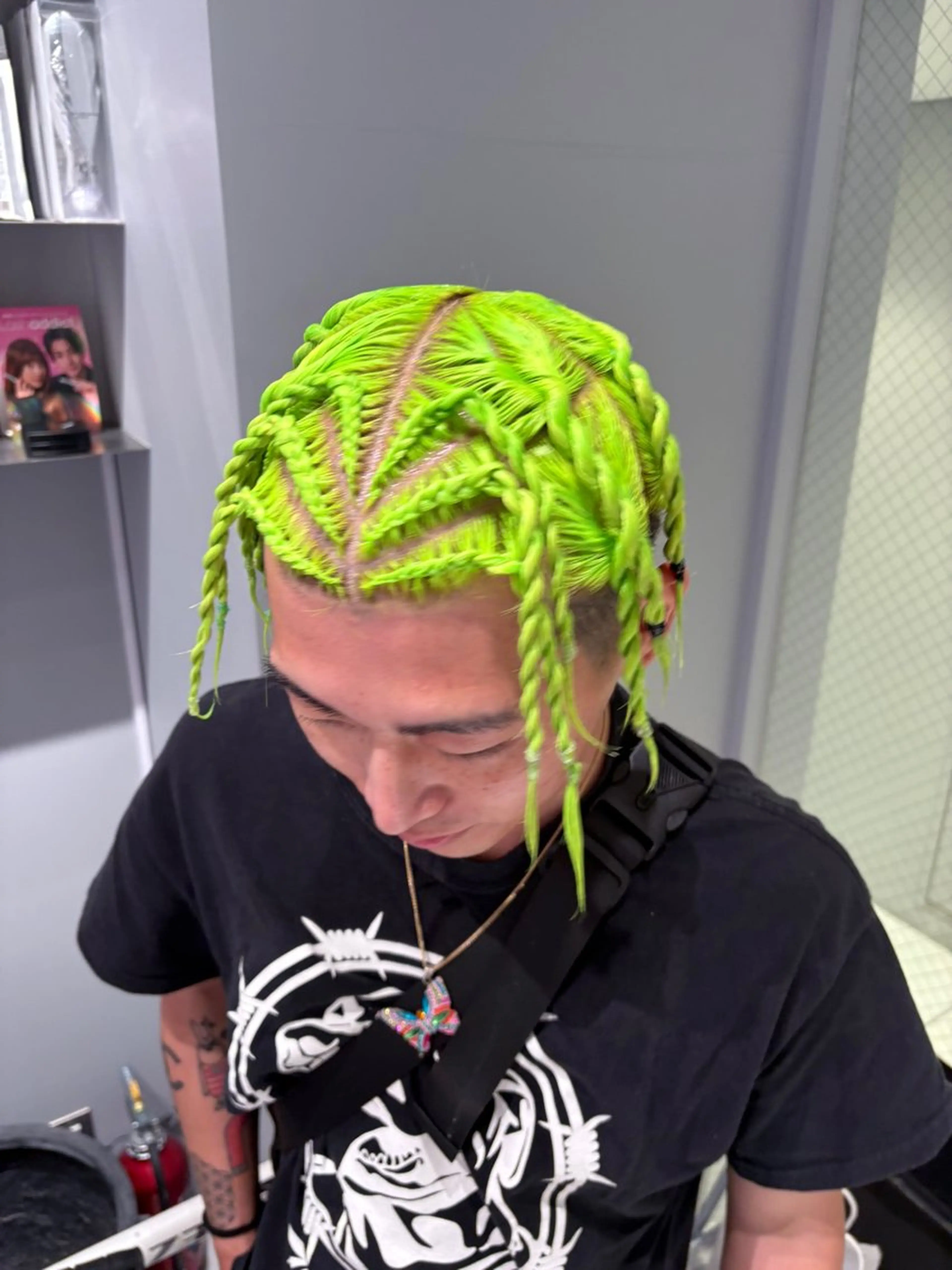 ミディアム カラー ヘアアレンジ メンズ ヘアカラー トリートメント 菜々🫧新宿 透明感ケアブリーチのヘアスタイル