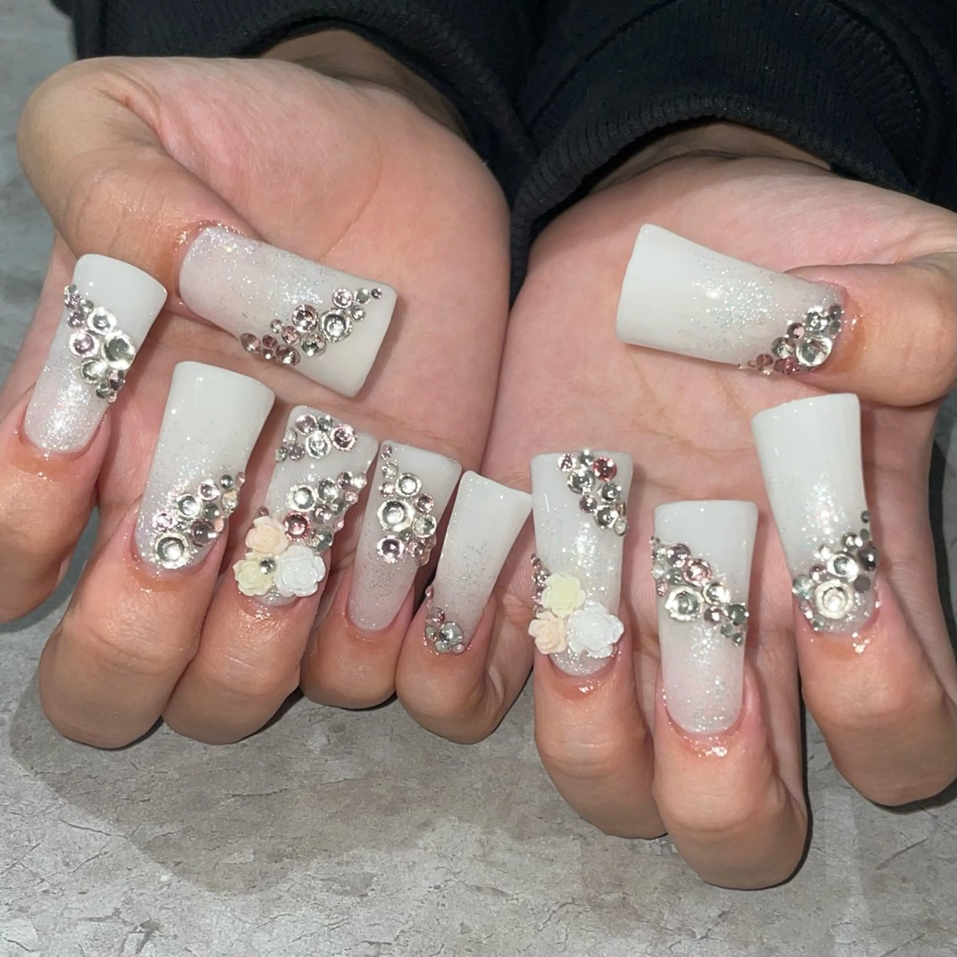 ネイル ハンドネイル IROHA NAIL Kurumi🪽🫧のネイルデザイン