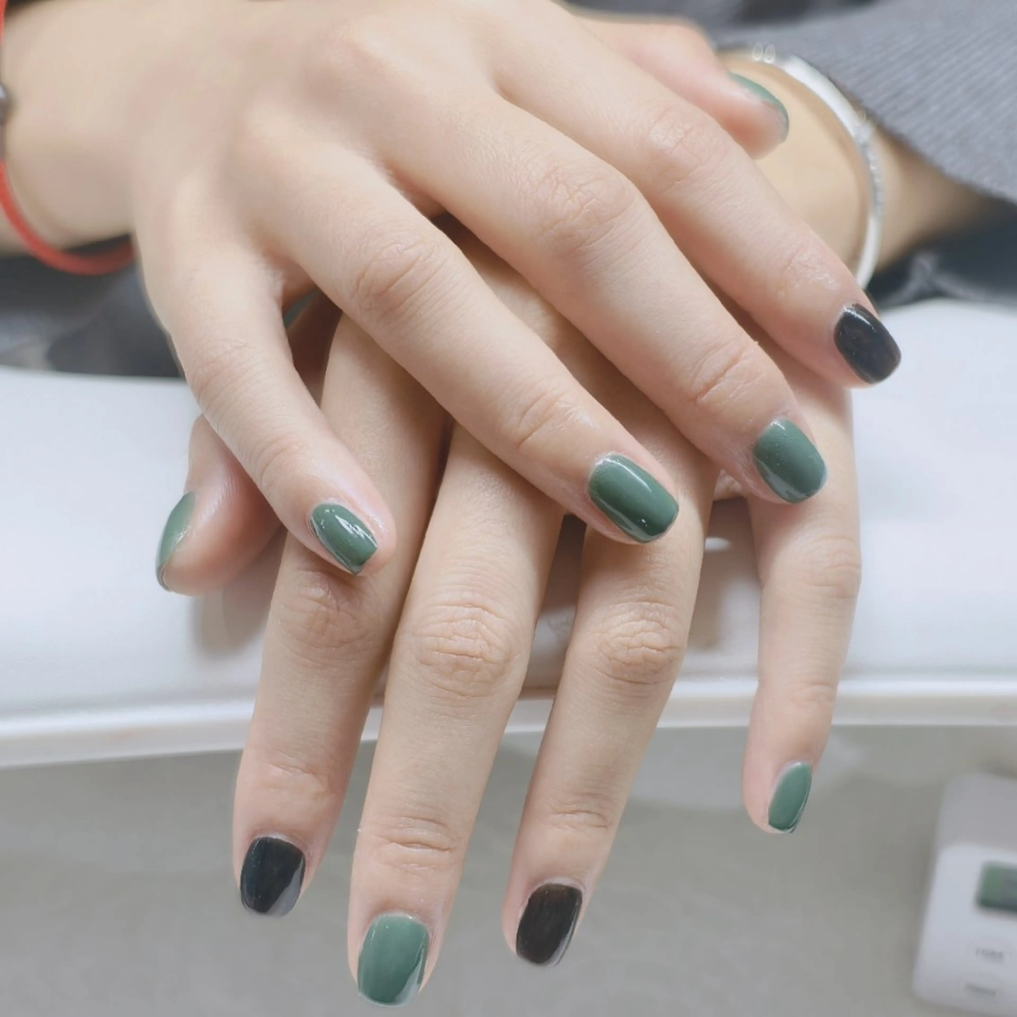ネイル グリーン シンプルネイル U.NI所属・森川 雪のネイルデザイン