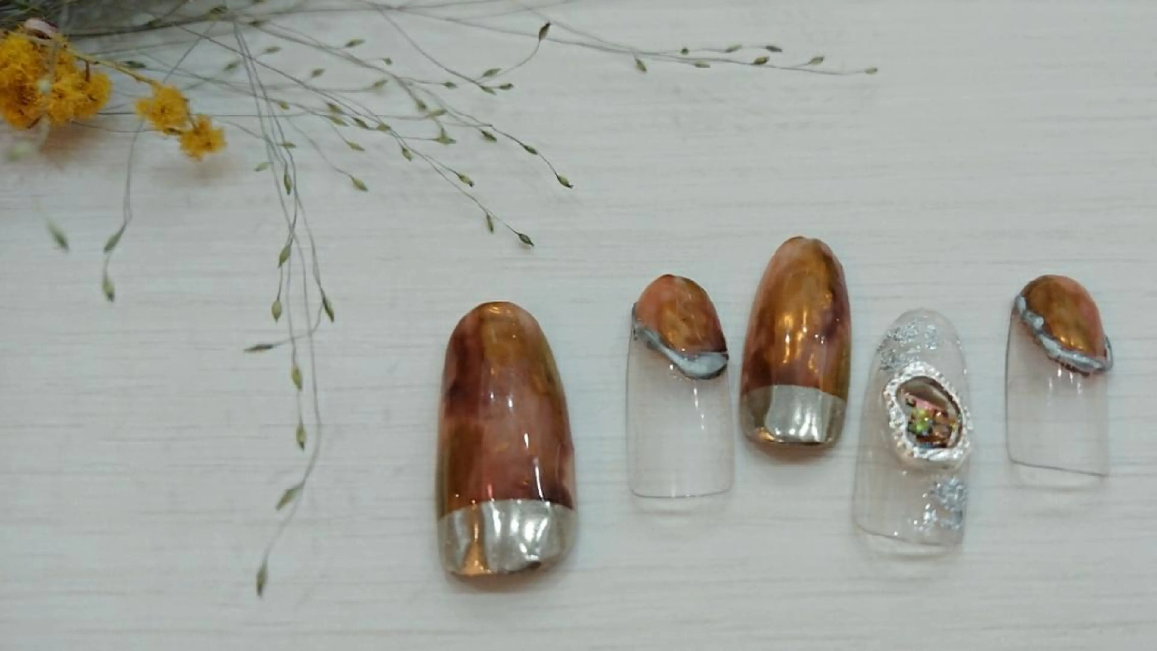 ネイル ニュアンスネイル RelaxEl リラクセル所属・中野 智美のネイルデザイン