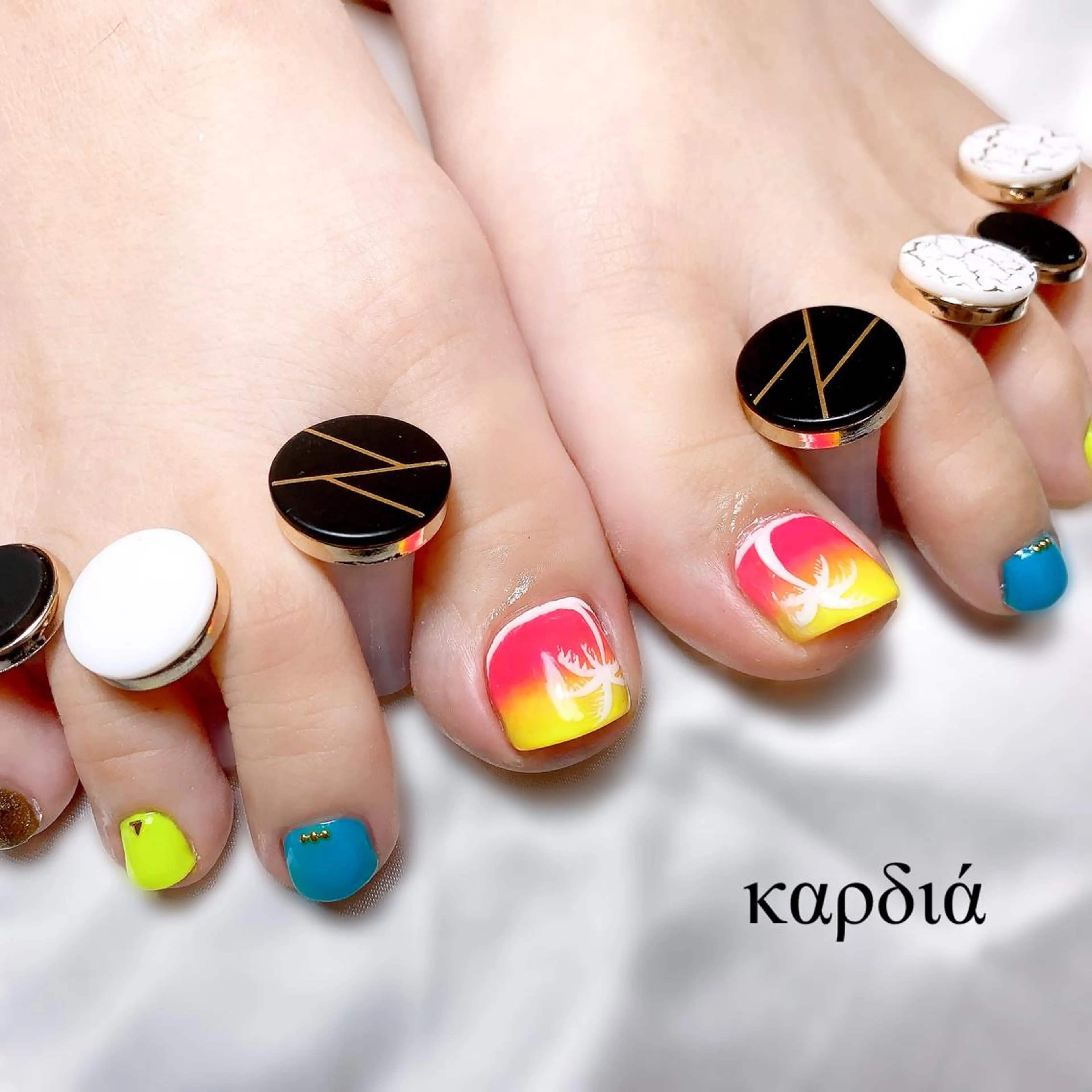 ネイル フットネイル καρδιά -ｶﾙﾃﾞｨｱ-のネイルデザイン