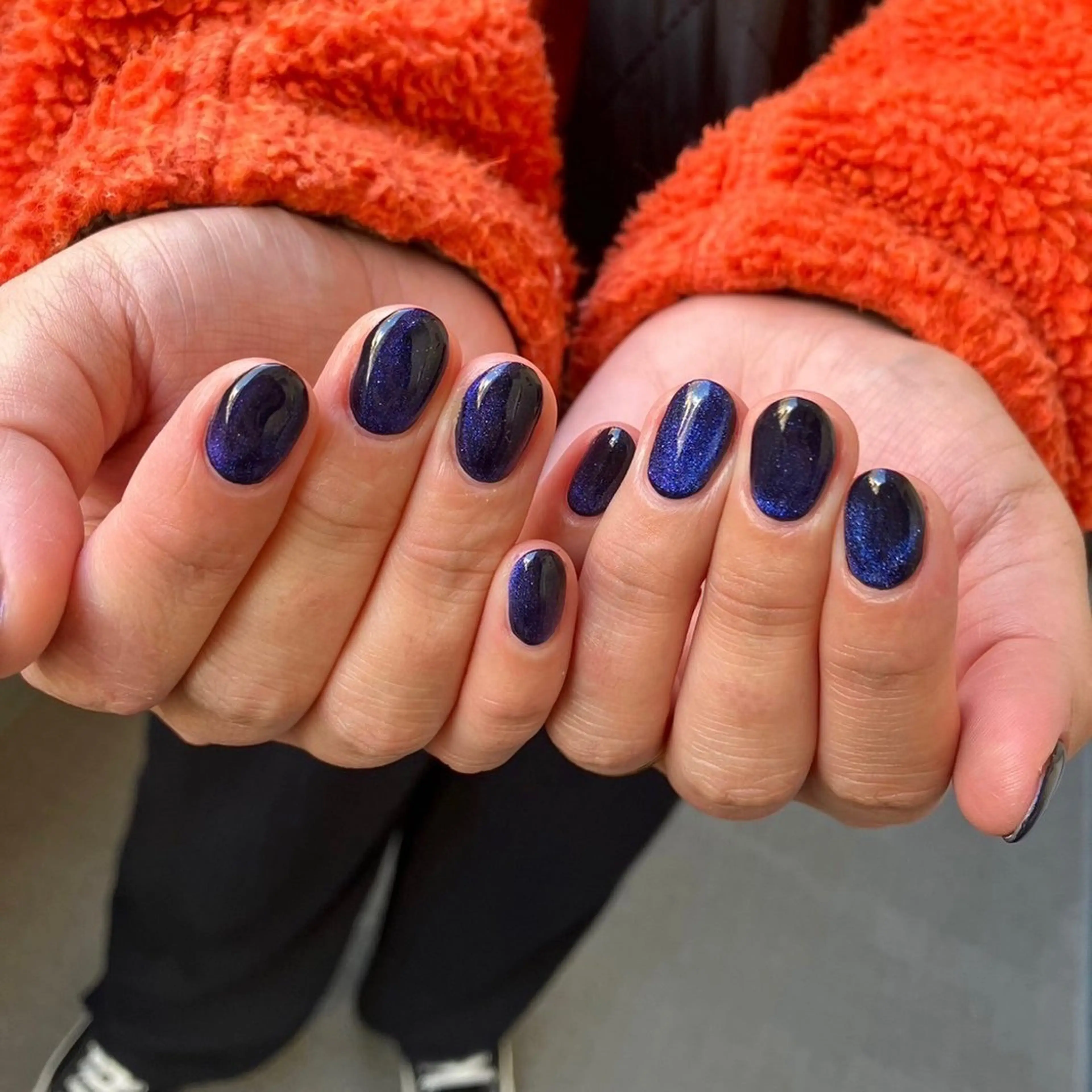 ハンドネイル♡マグネットワンカラー＋ベースカラー塗布の写真