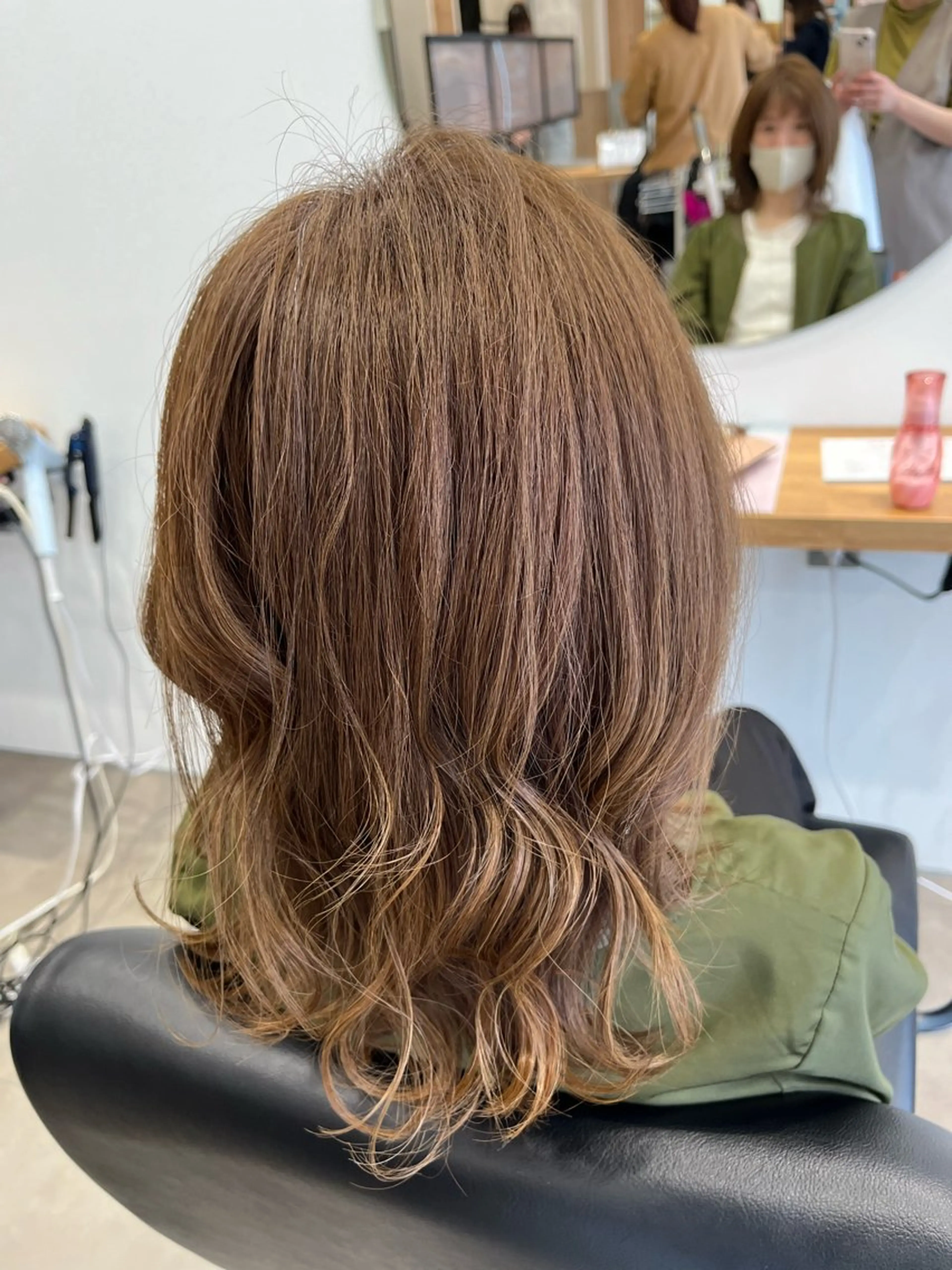 カラー 花城 沙也加のヘアスタイル