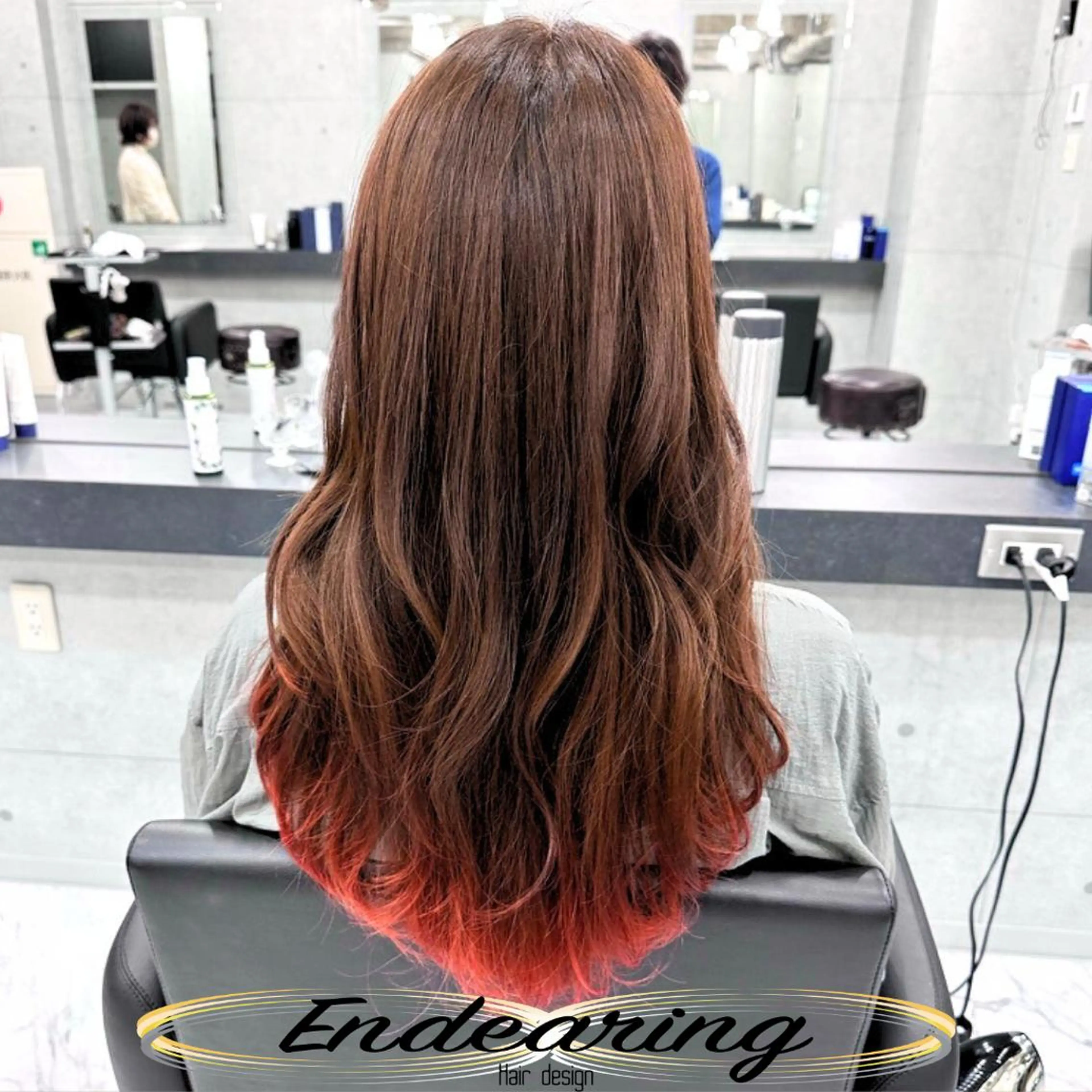 ロング ハイライト レイヤーカット ロング 小顔カット カット ヘアカラー Endearing 銀座/レイヤーカットのヘアスタイル