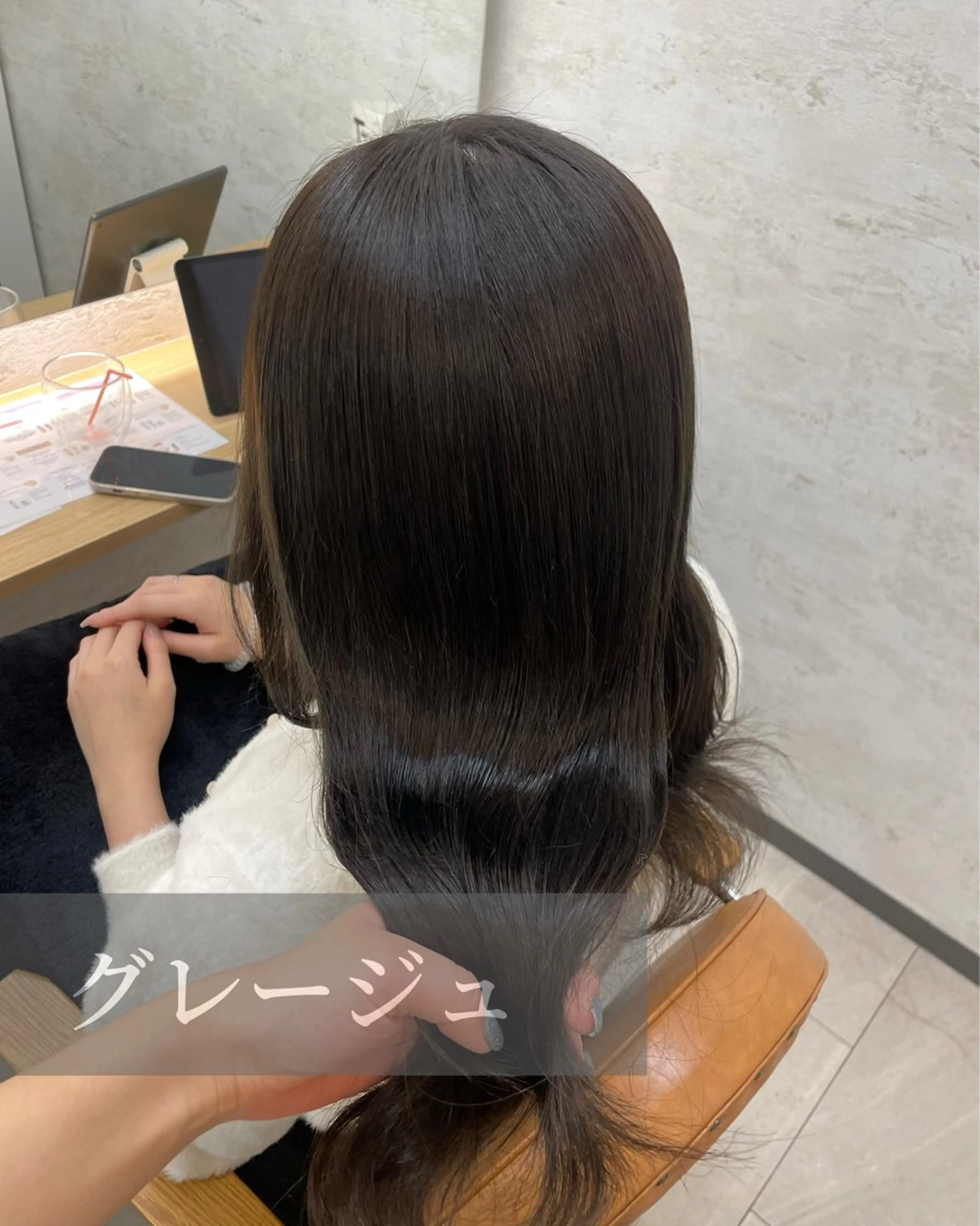 ロング カラー グレージュ カット ヘアカラー トリートメント 高橋 芽衣のヘアスタイル