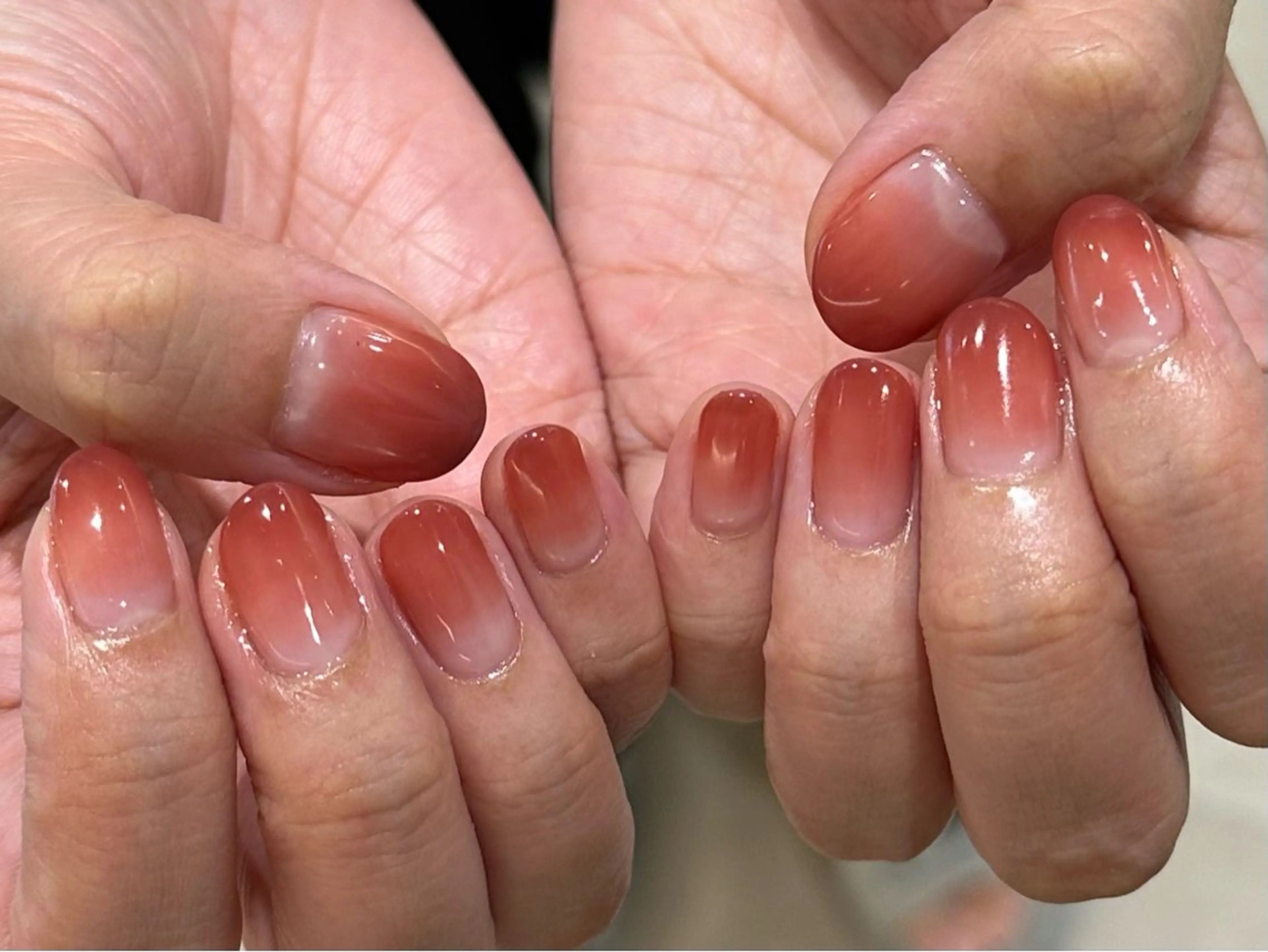 ［HAND☆オフなし］手を綺麗に見せる★グラデーションの写真