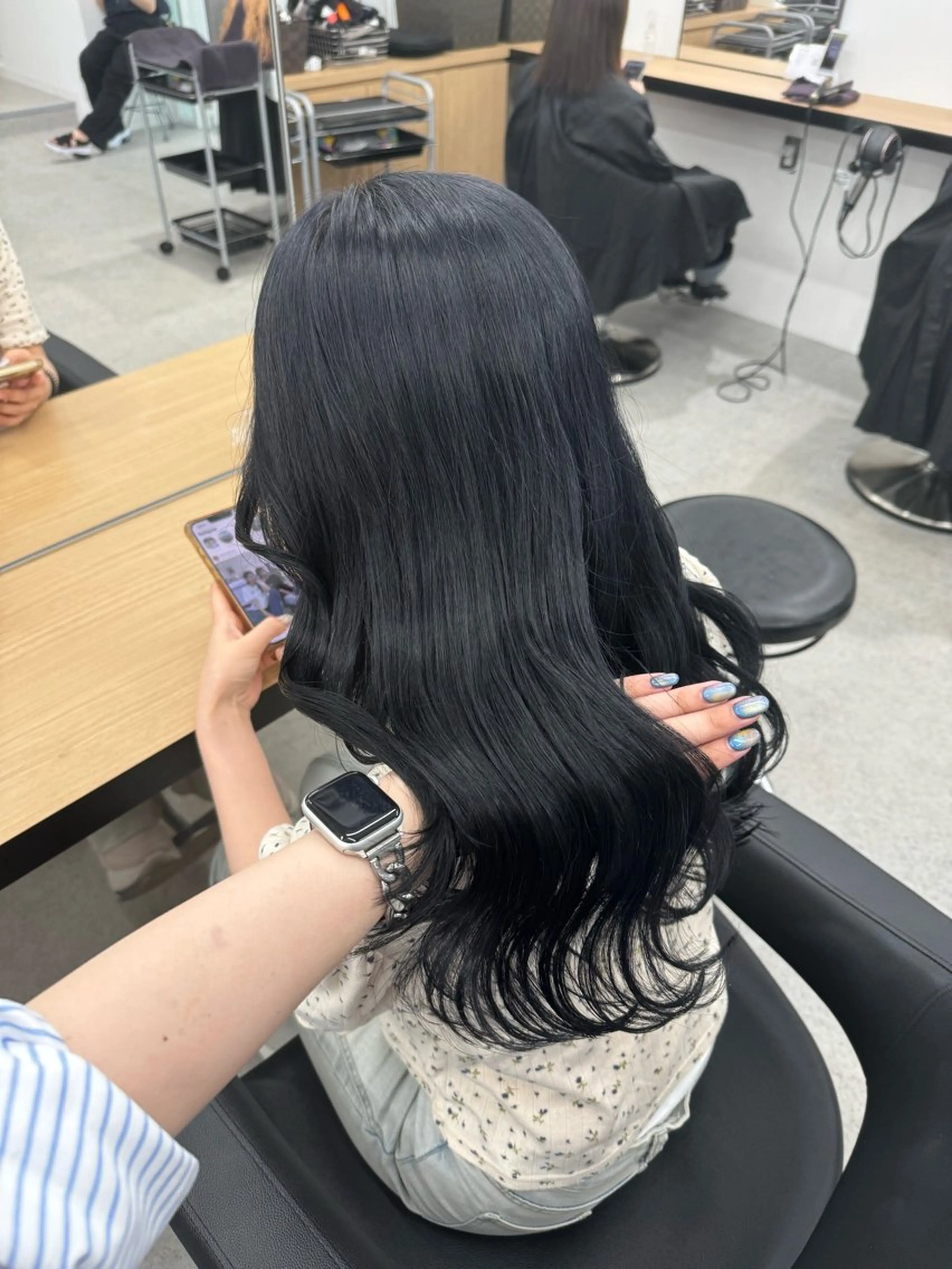 ロング カラー ヘアカラー 暗髪🩶ラベンダー/ ブルー/ユウナ🤍のヘアスタイル