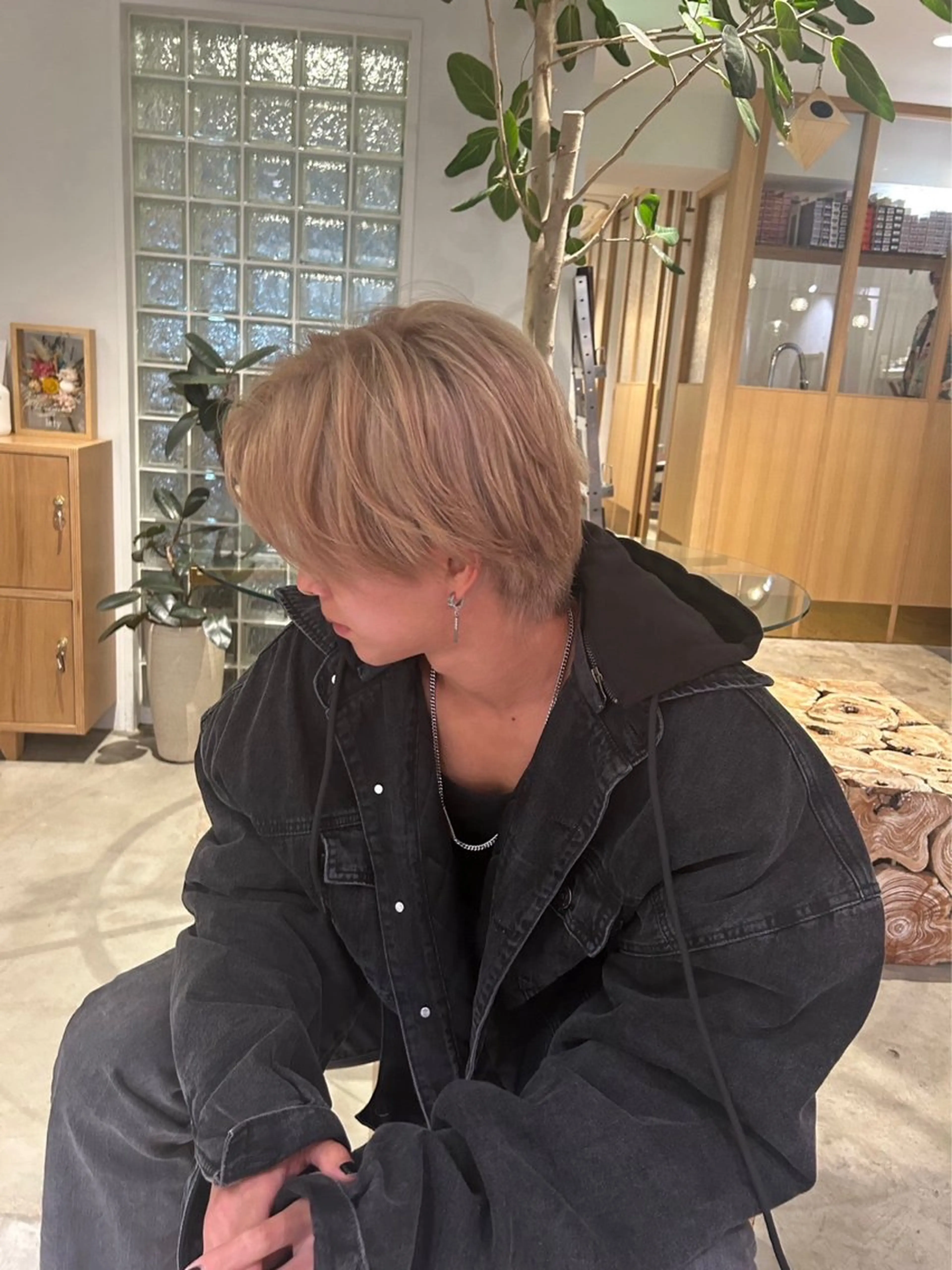 カラー ベージュカラー ヘアカラー EIGHT mana 海外グレージュ🥥のヘアスタイル