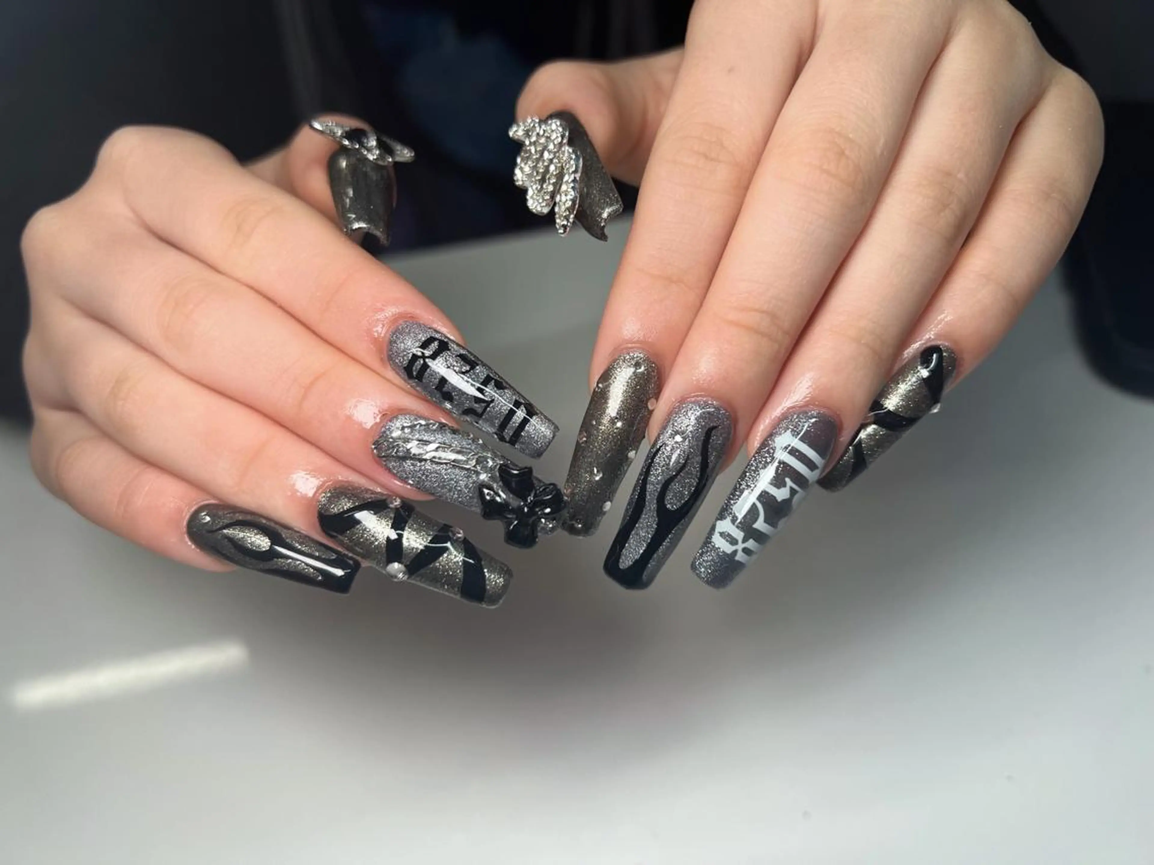 ネイル Nail Salon L'arc所属・💊大阪/心斎橋 moni🧠のネイルデザイン