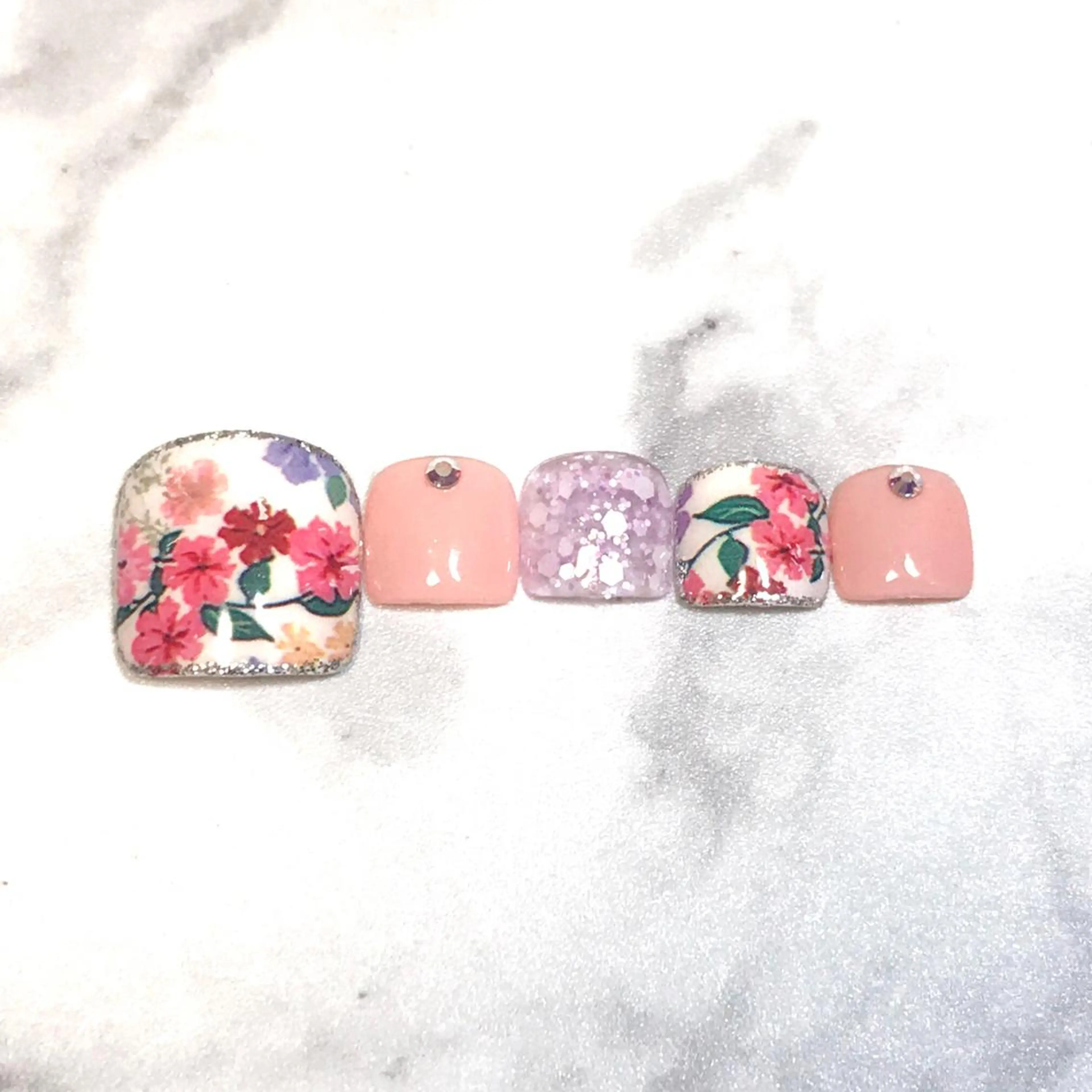 ネイル フラワーネイル フットネイル 夏ネイル フットネイル ステラ marikominoのネイルデザイン