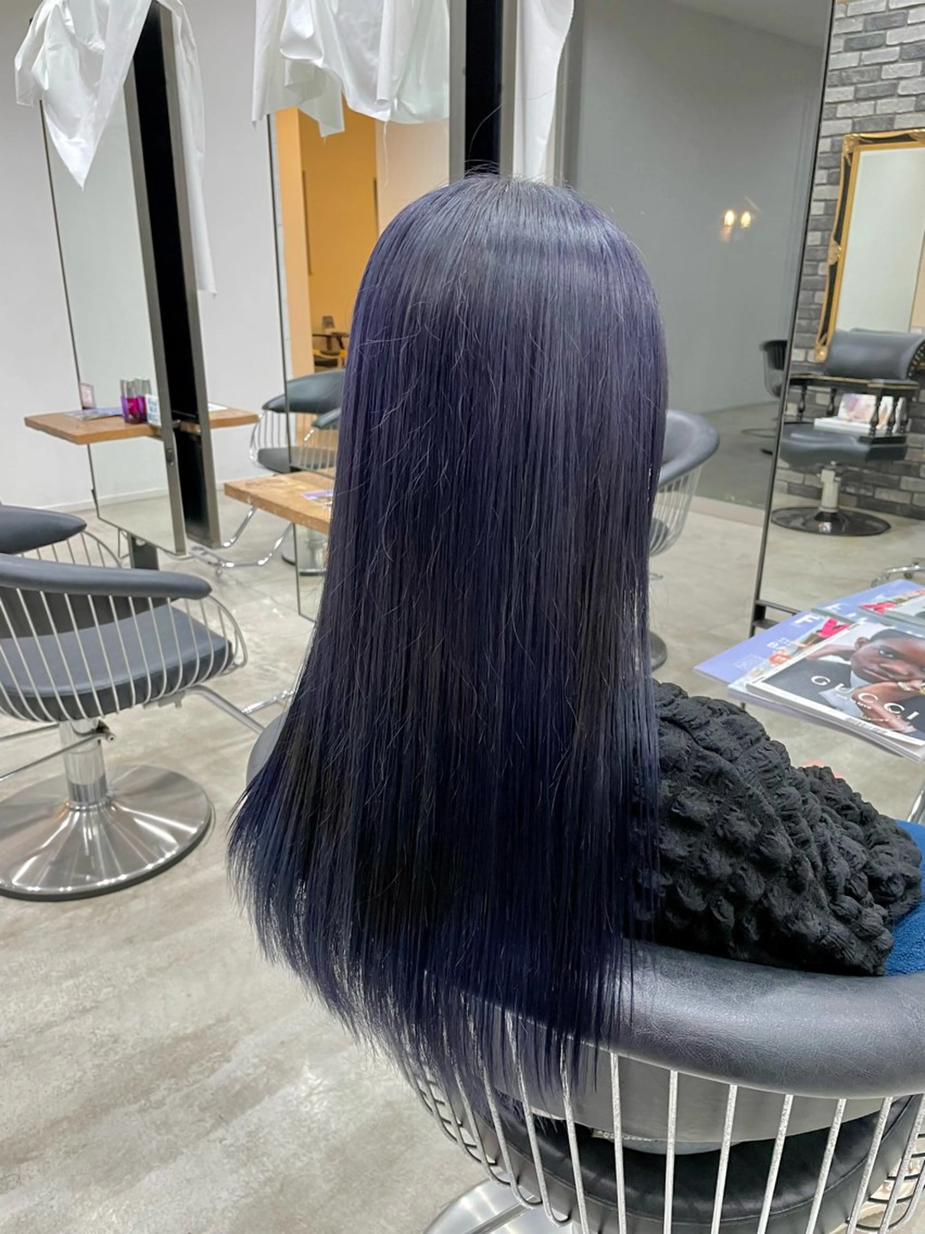 ロング カラー ブリーチ ネイビーカラー ヘアカラー ヴァンキャトル所属・芳賀 風斗のヘアスタイル