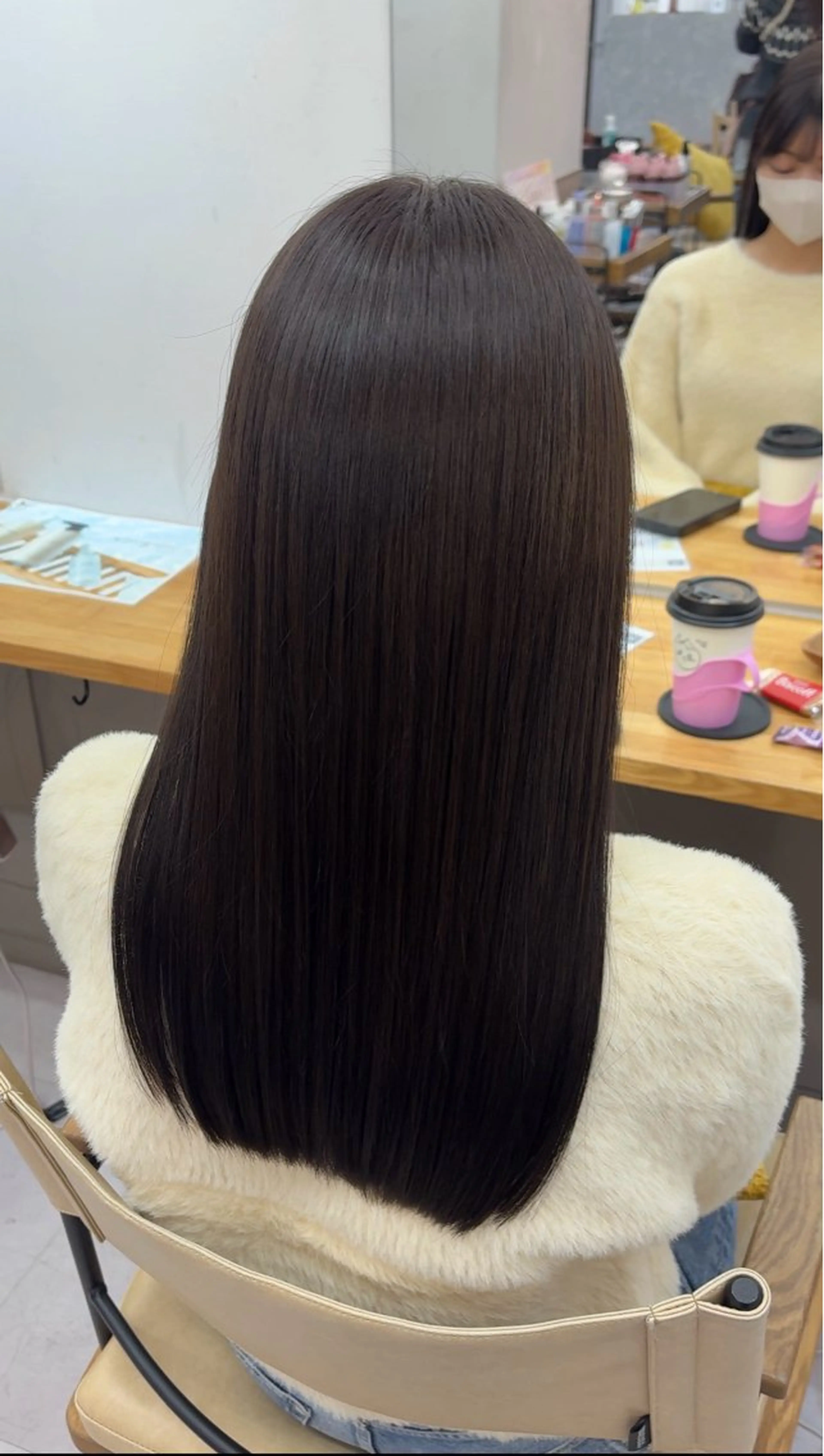 カラー 中野 茉莉のヘアスタイル