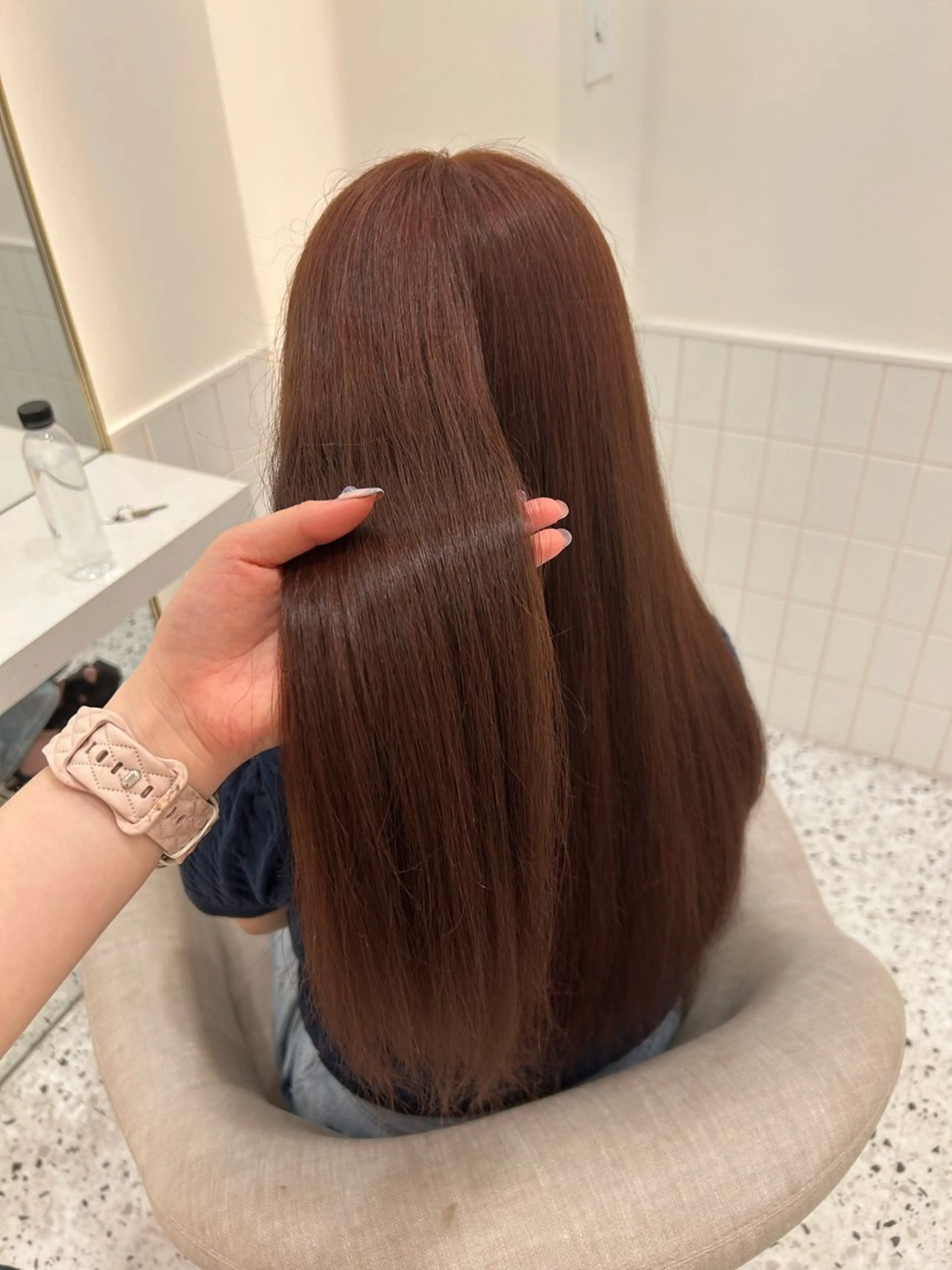 ロング ヘアカラー 新田 妃那のヘアスタイル