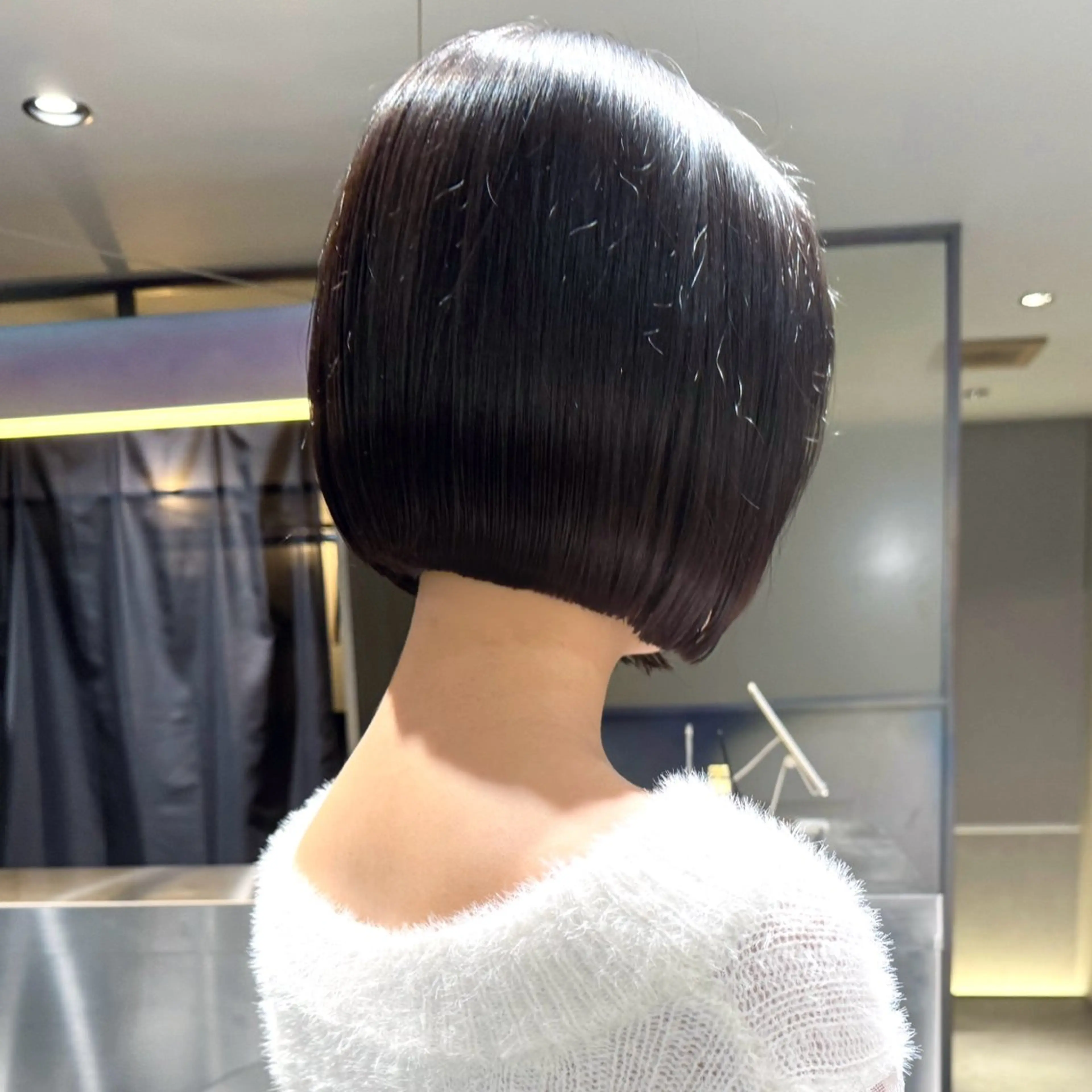 ショート カラー 切りっぱなしボブ ボブ 縮毛矯正 酸性ストレート カット 縮毛矯正 トリートメント GO TODAY シェアサロン 原宿Verno店所属・ブリーチ/髪質改善/ ボブ特化/よしきのヘアスタイル