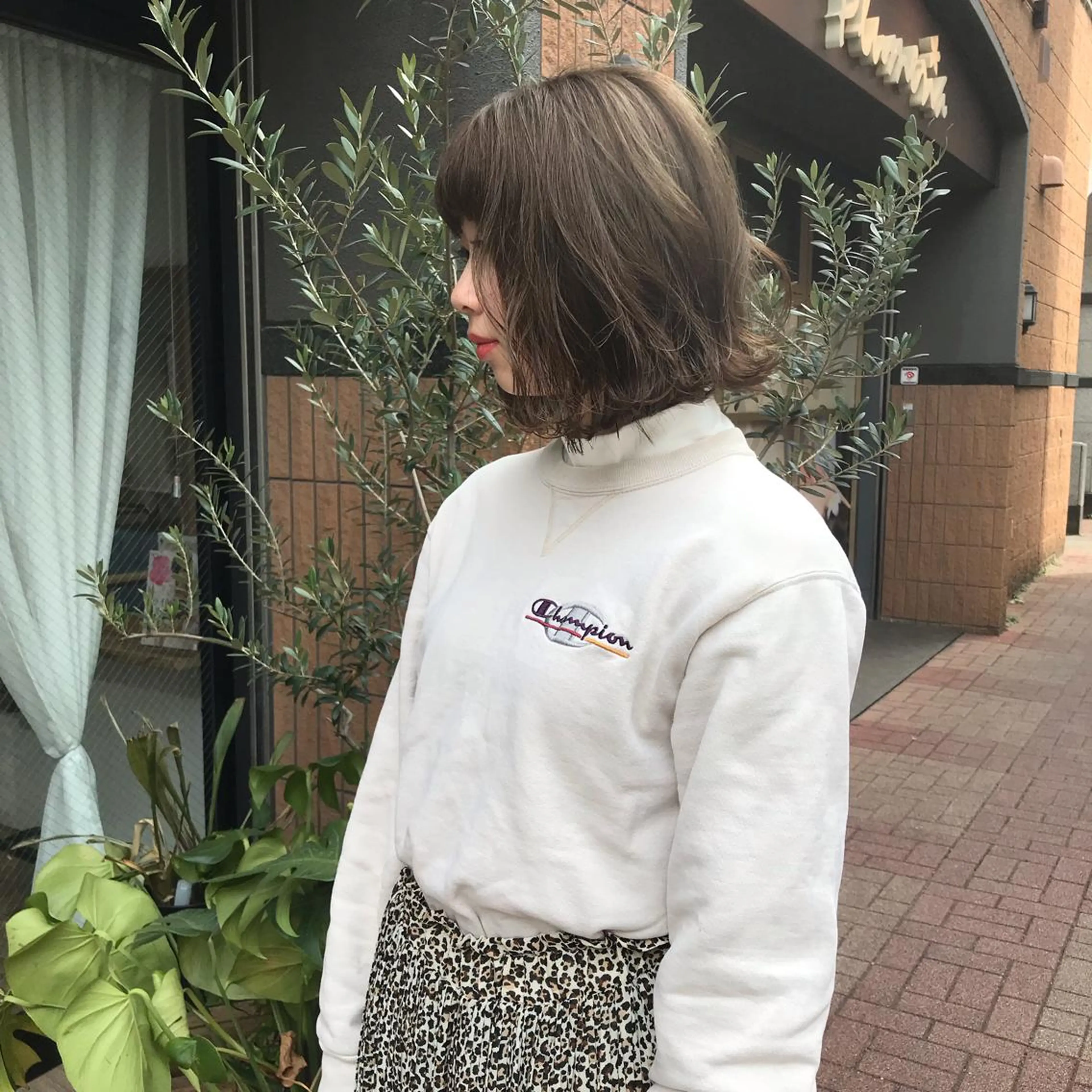 ミディアム カラー ベージュカラー オリーブベージュ ヘアカラー トリートメント レイヤー/顔周り /AKARIのヘアスタイル