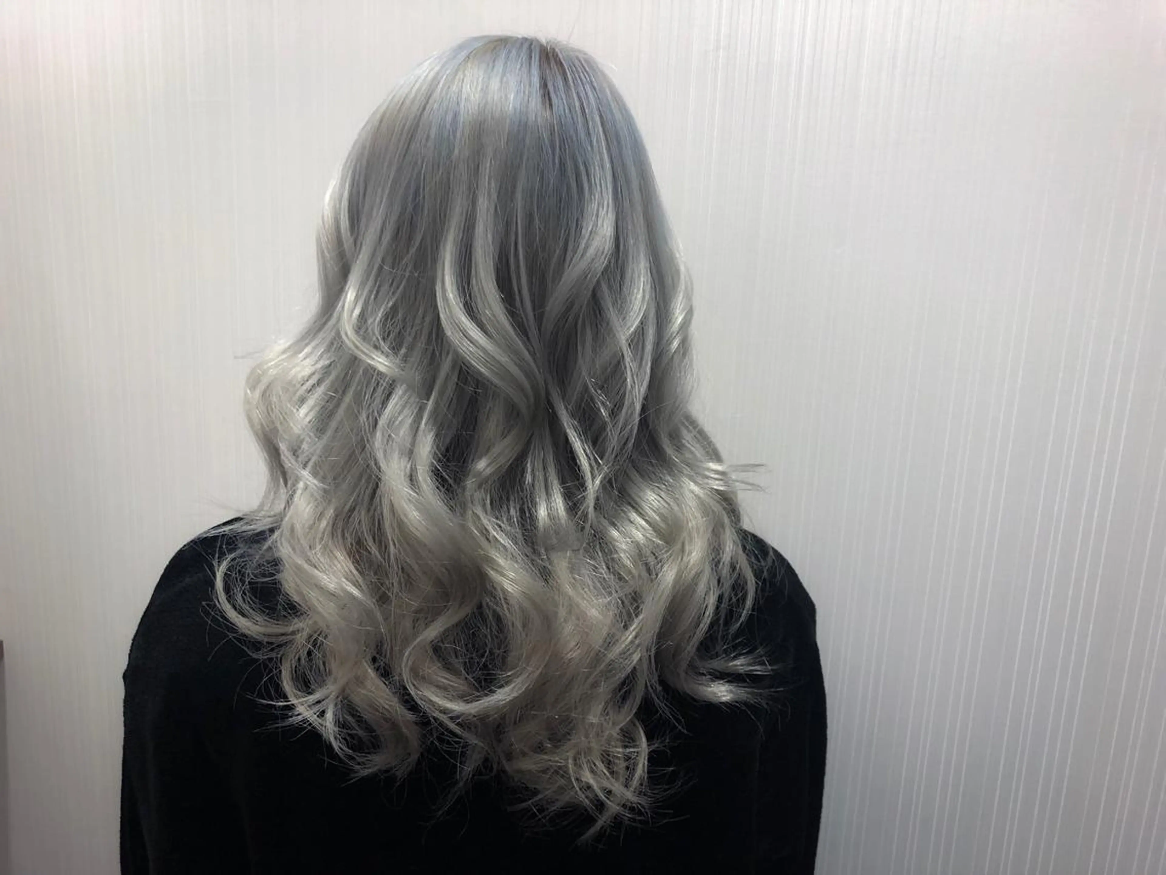 ミディアム カラー ブリーチ ケアブリーチ 透明感カラー ヘアカラー トリートメント 小森谷 亮太のヘアスタイル