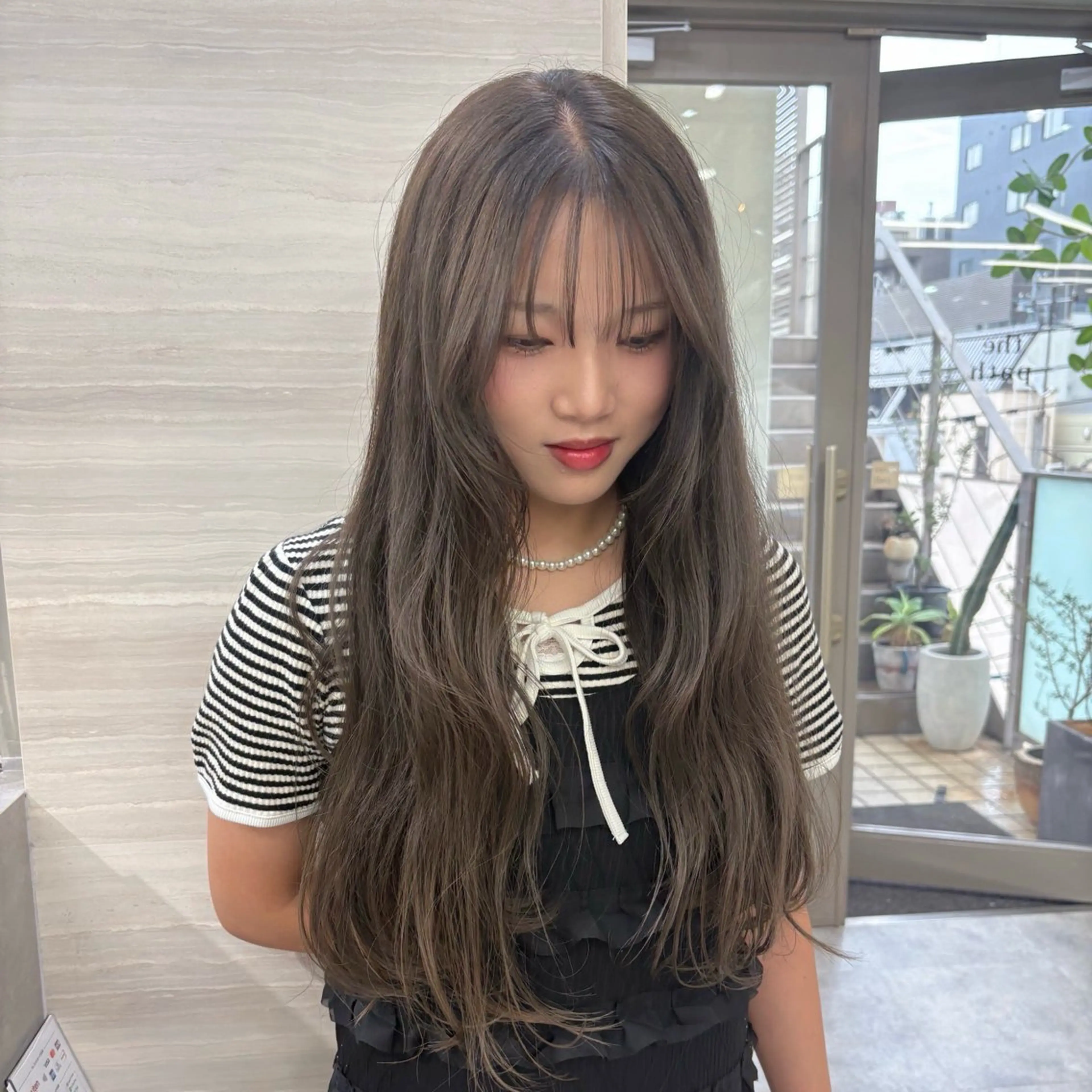 ロング カラー ブリーチ 透明感カラー グレージュ オリーブグレージュ オリーブグレー ヘアカラー The Path ARENのヘアスタイル