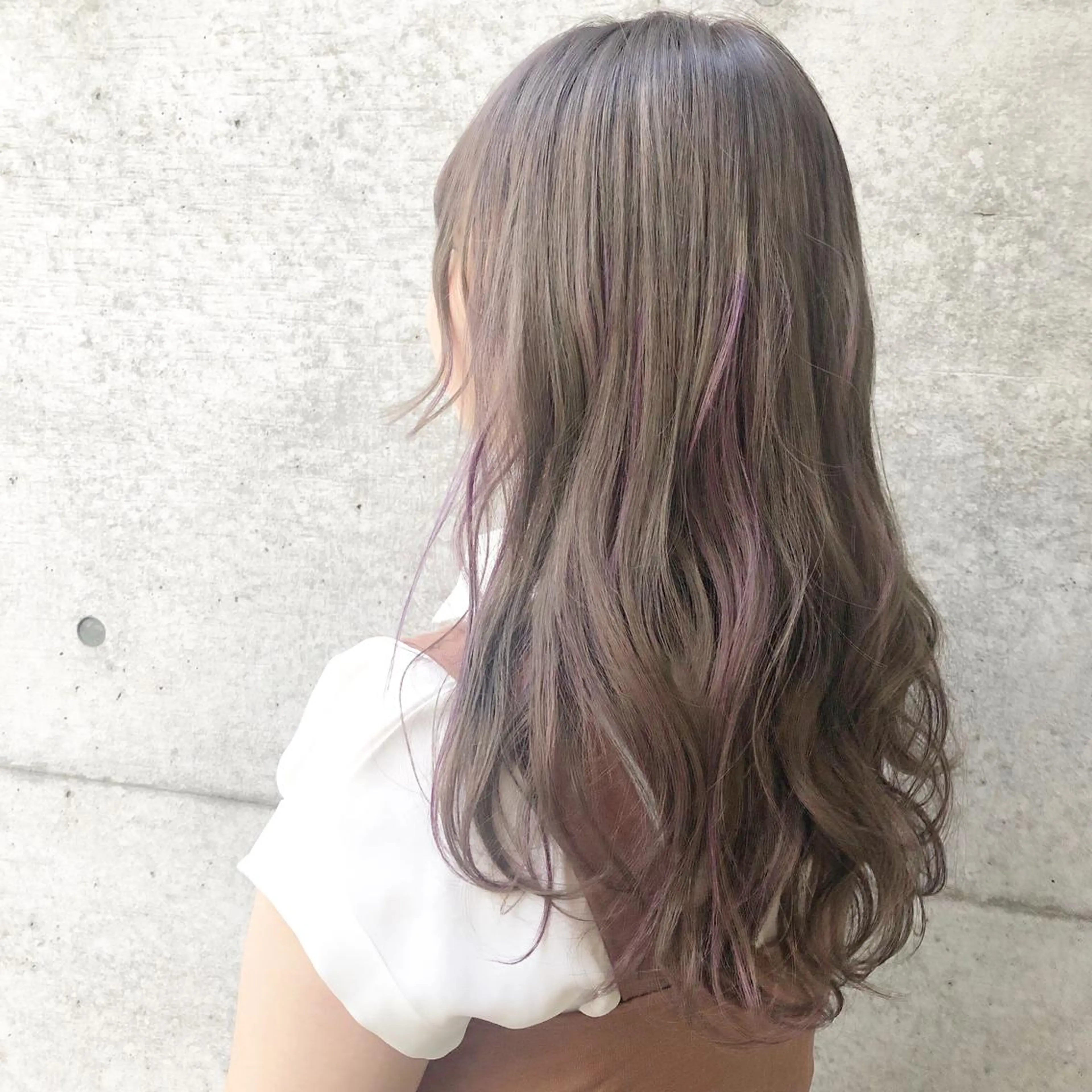 ロング カラー ハイライトカラー ハイトーンカラー ハイライト clomus所属・YUKA艶髪 🌸寛ぎ部屋のヘアスタイル
