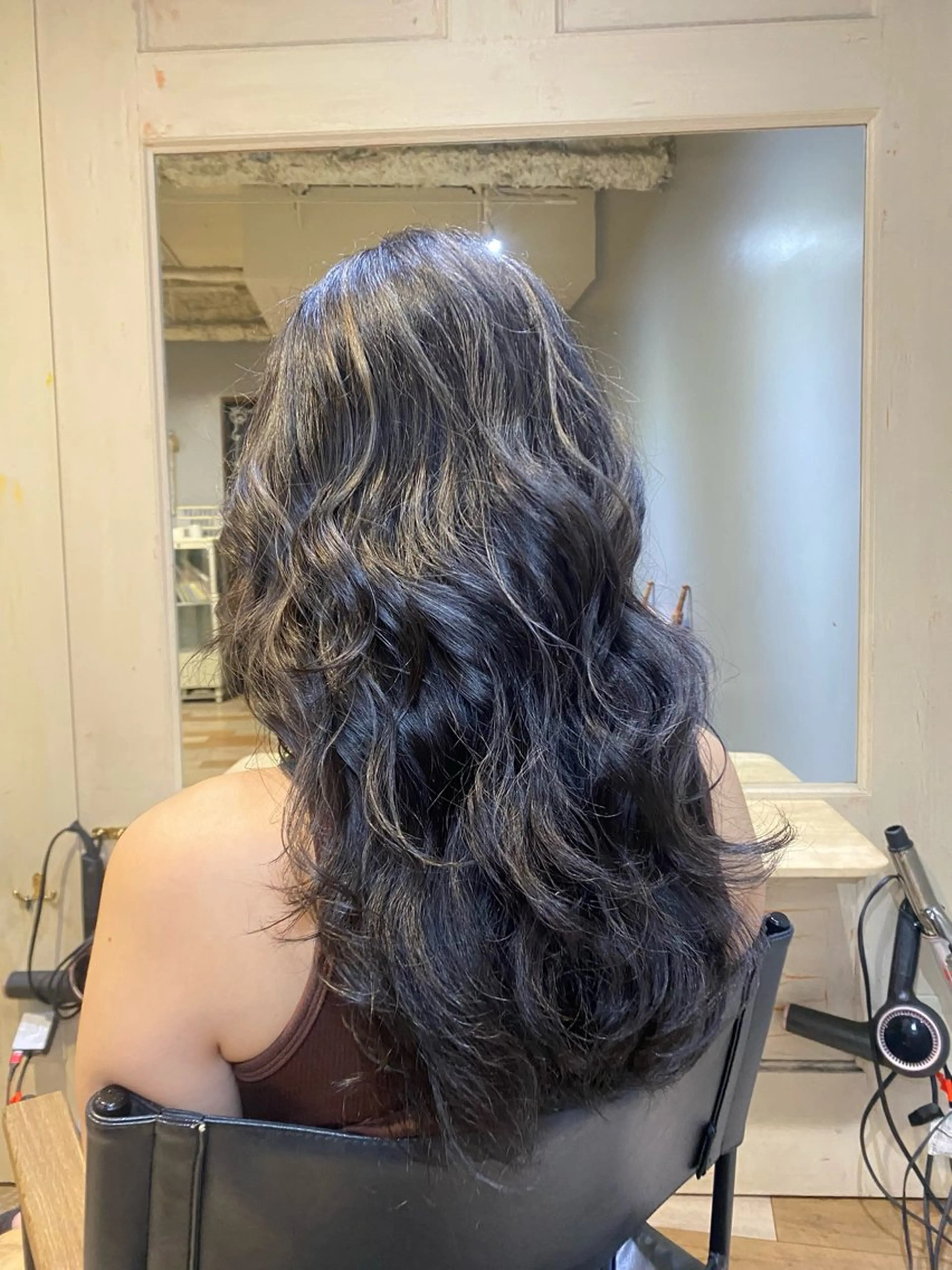 セミロング カラー 黒髪 グレージュ ハイライトカラー ハイライト ヘアカラー メンズカット/パーマ 艶カラーTAIGA︎のヘアスタイル