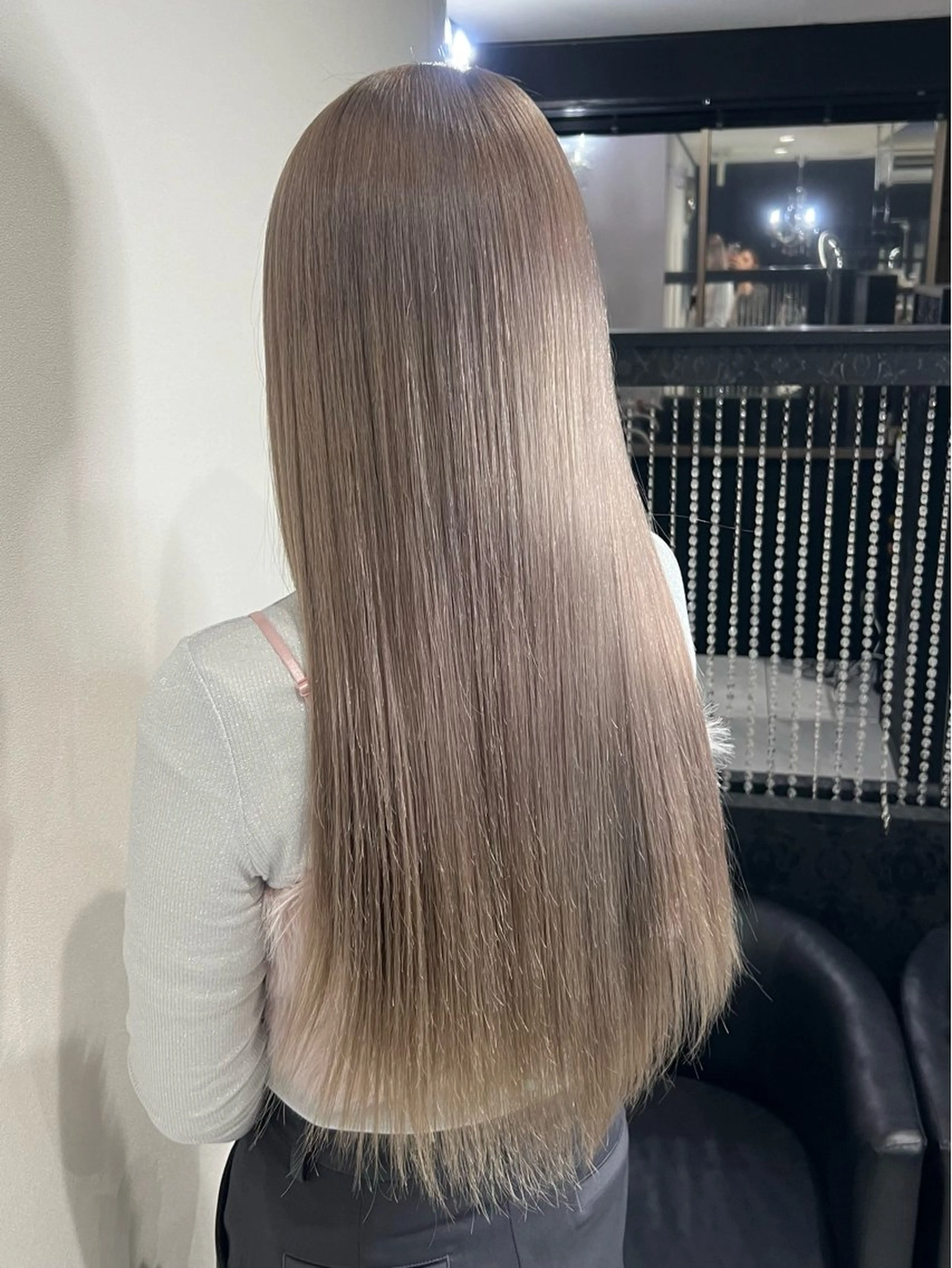 ロング カラー ベージュカラー ブリーチ ケアブリーチ ミルクティーベージュ ヘアカラー トリートメント YUDU🍊 germe/ジェルムのヘアスタイル