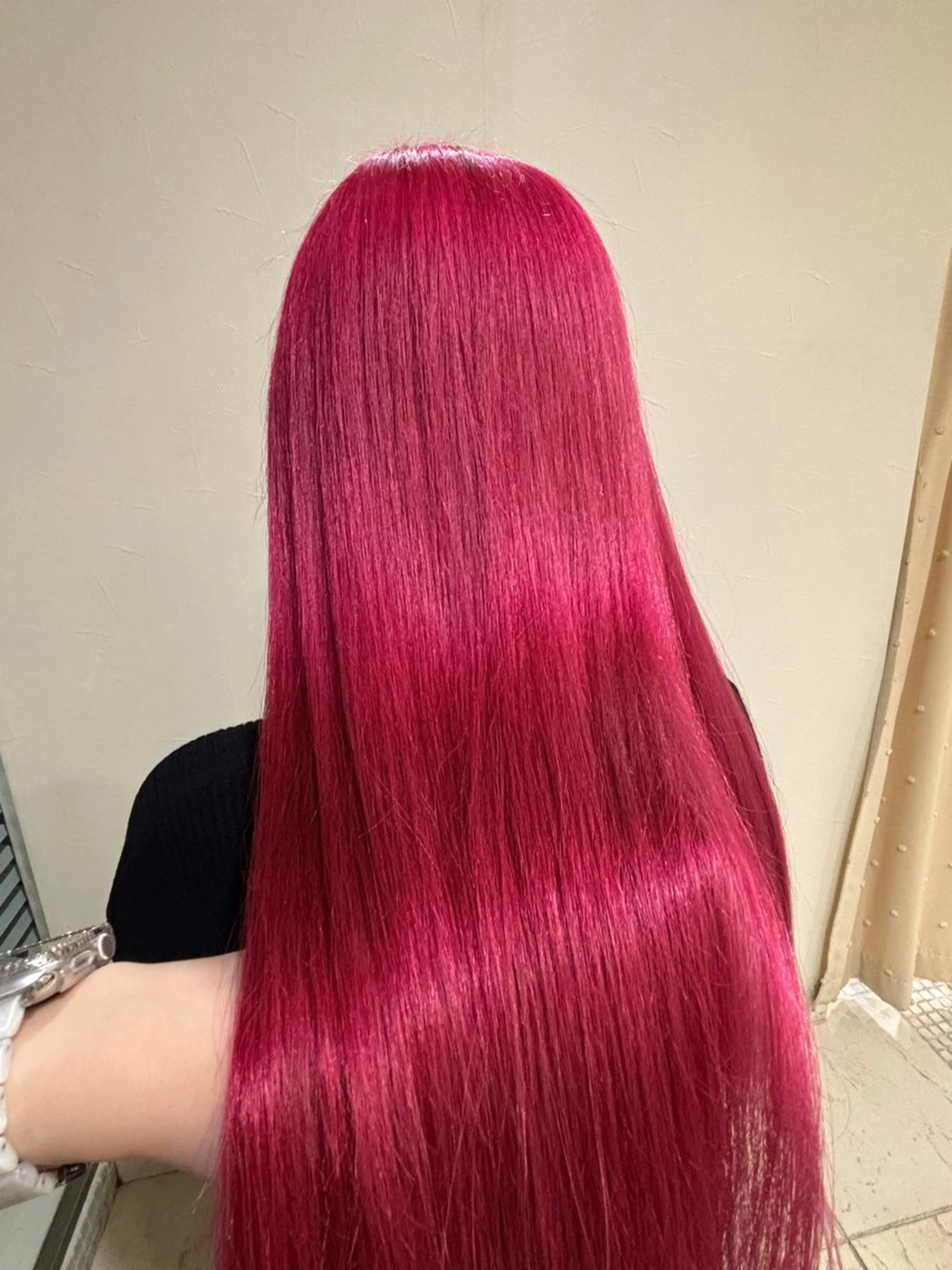 ロング カラー ブリーチ ピンクカラー 藤平 いぶきのヘアスタイル