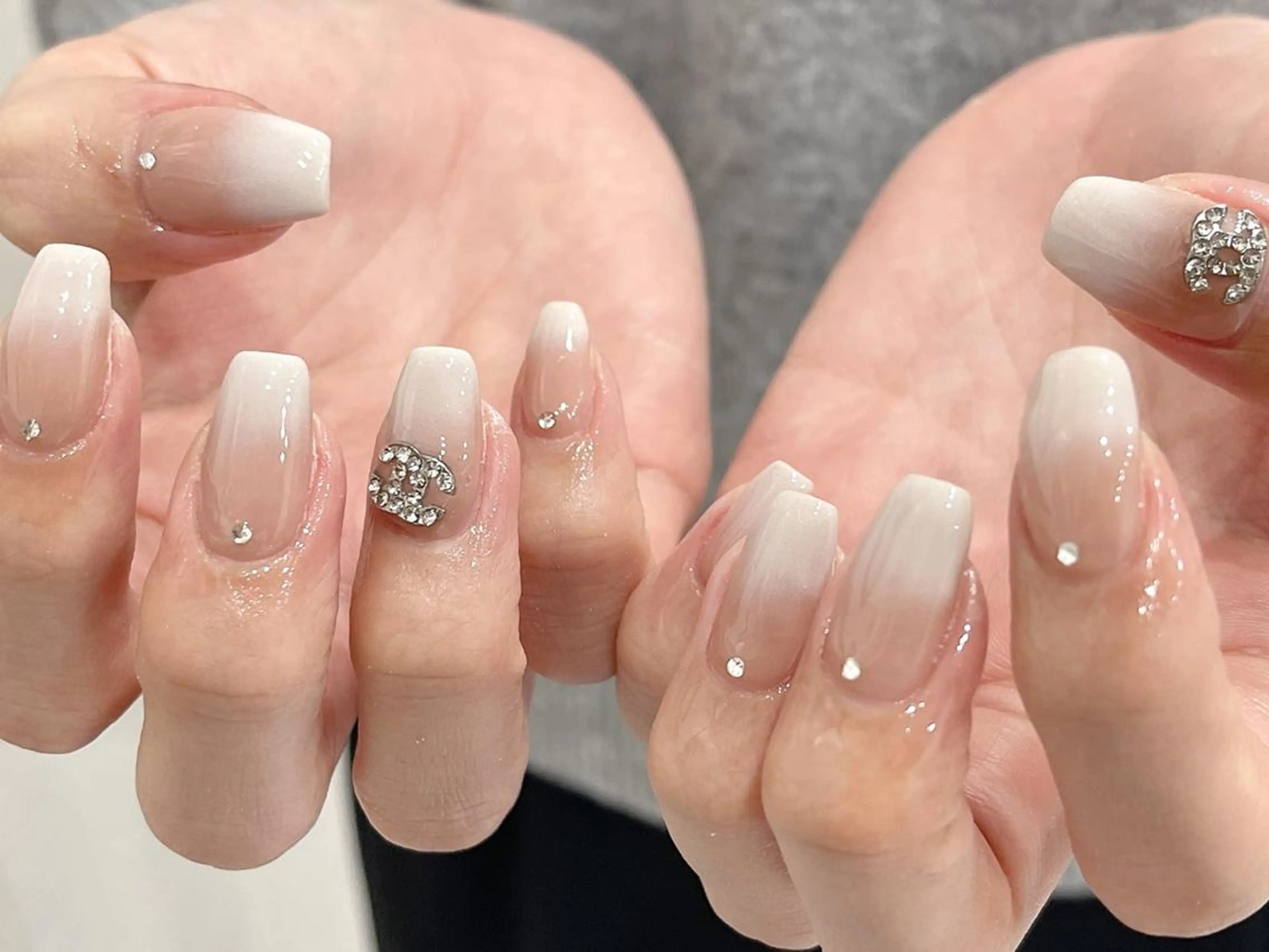 ネイル アートネイル 持ち込み Shis_🦄shi 韓国風キラキラネイルのネイルデザイン