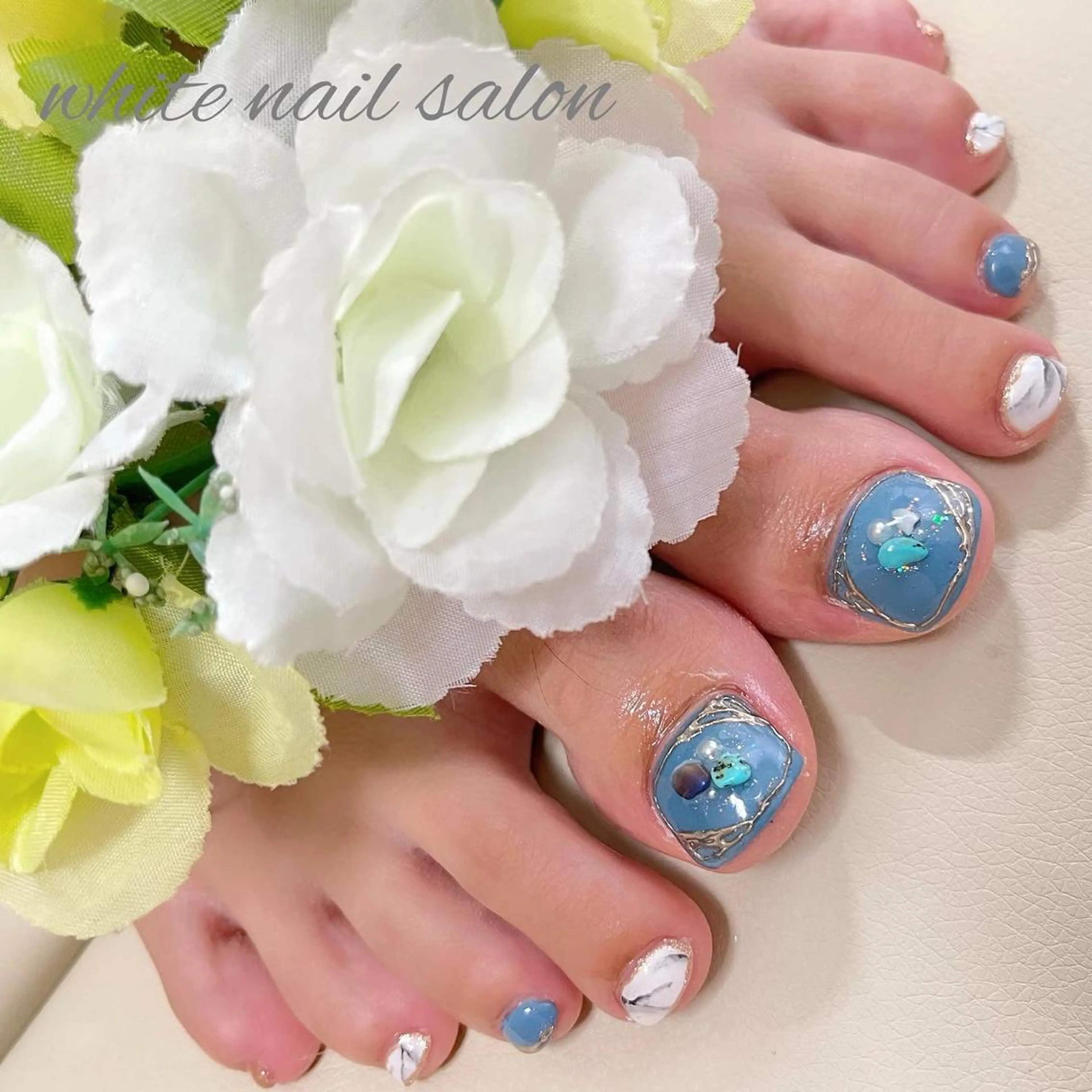 ネイル フットネイル ジェルネイル ハードジェル ラメ(グリッター) 持ち込み フットネイル white nail salonのネイルデザイン